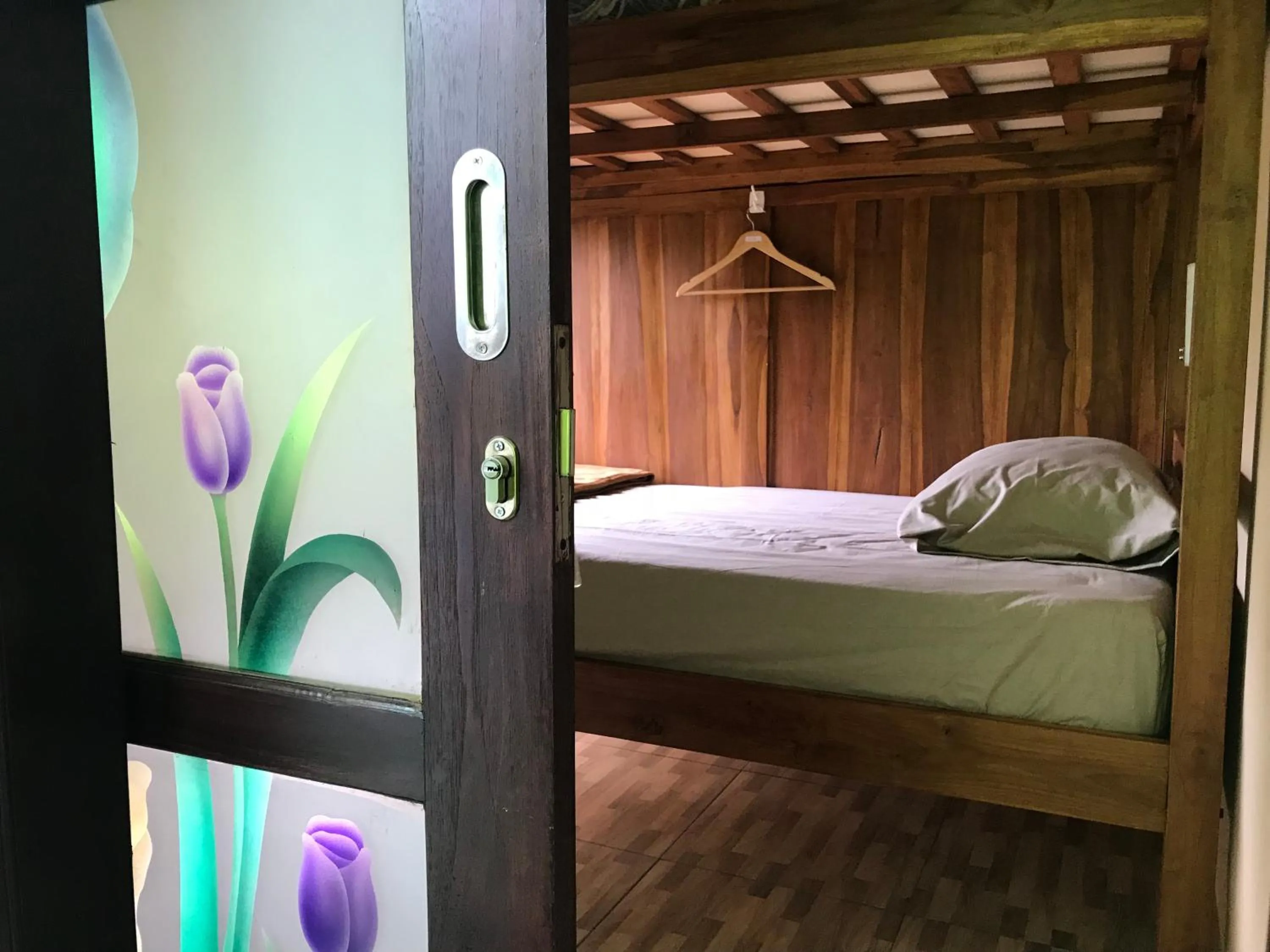 bunk bed, Bed in WW Backpackers