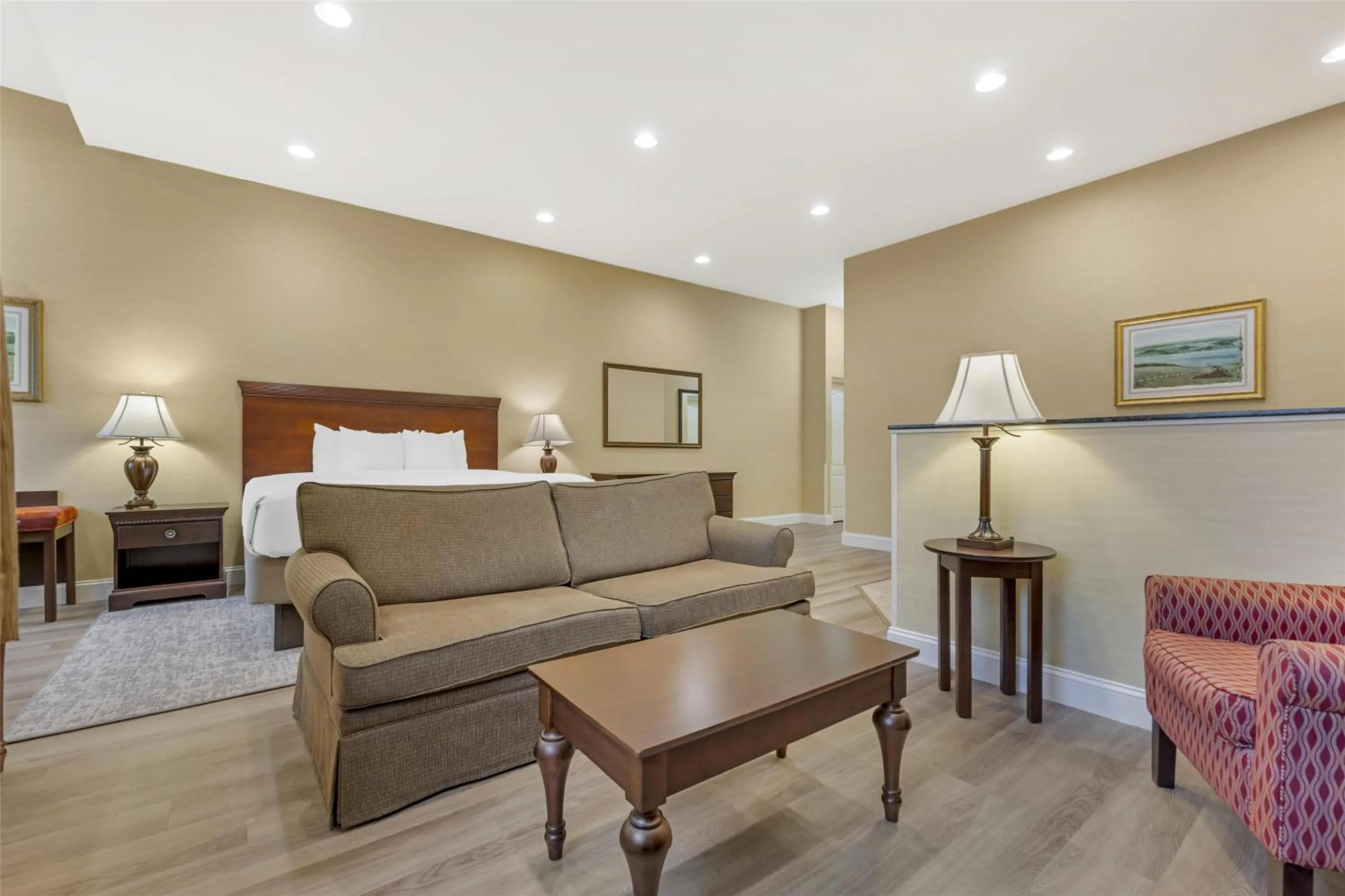 Bedroom, Bed in Best Western PLUS Vineyard Inn and Suites