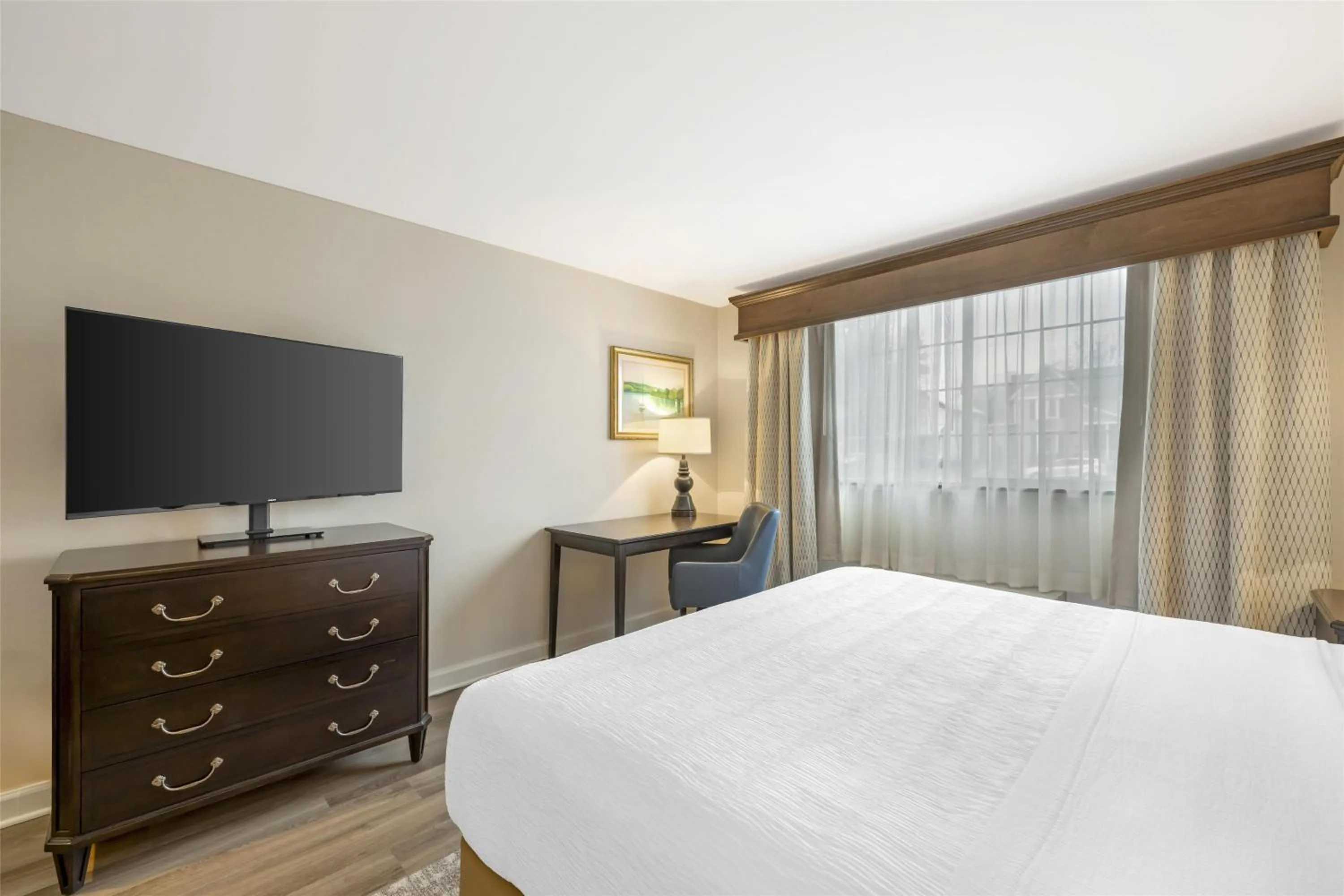 Bedroom, Bed in Best Western PLUS Vineyard Inn and Suites