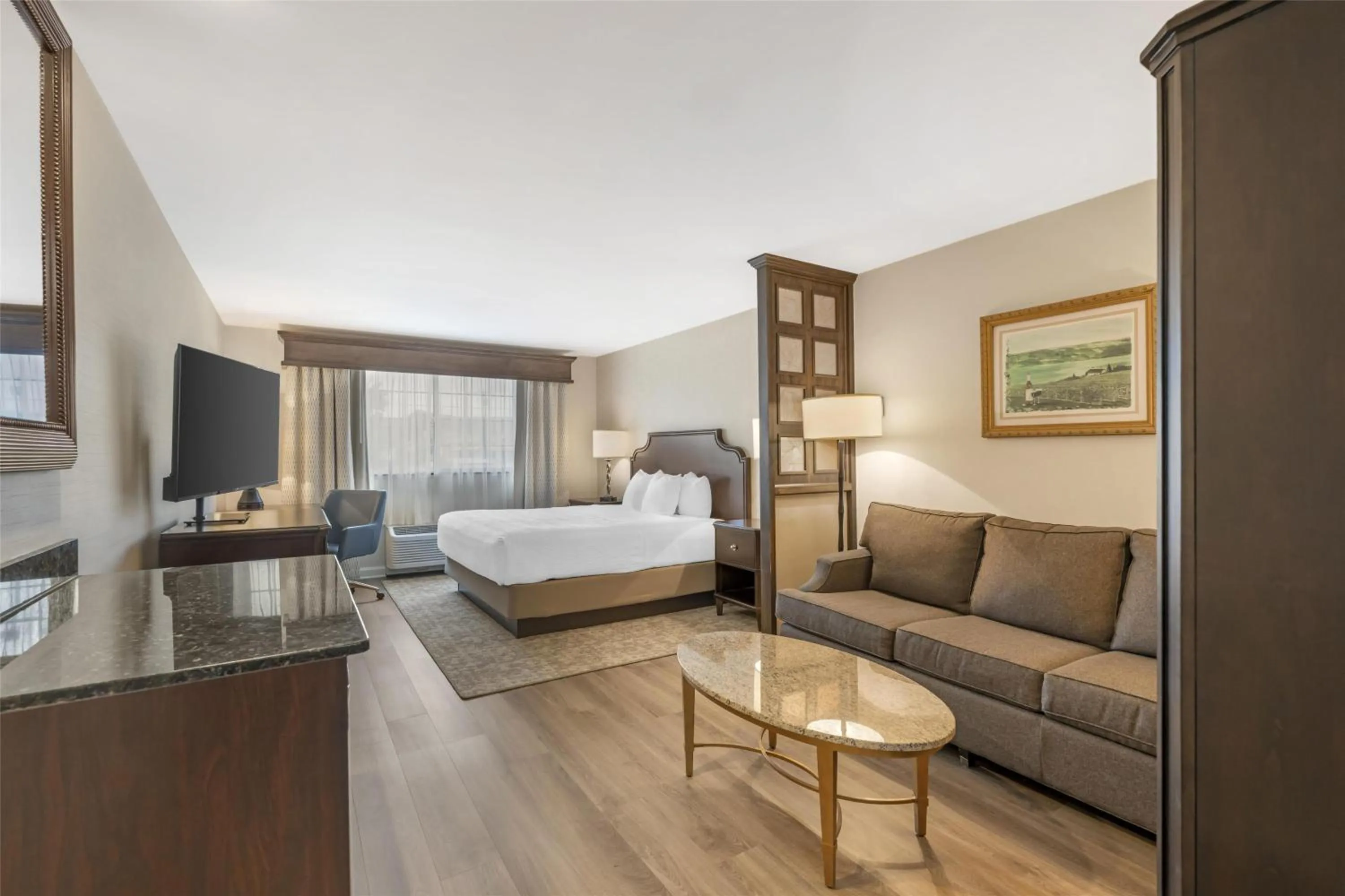 Bedroom, Bed in Best Western PLUS Vineyard Inn and Suites