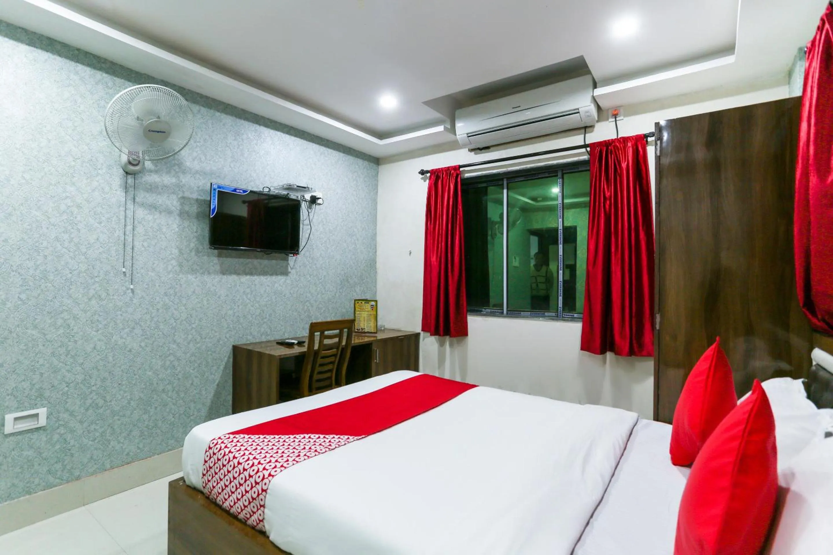 Bedroom, Bed in Super Hotel O Dk Inn Near Kalighat Kali Temple