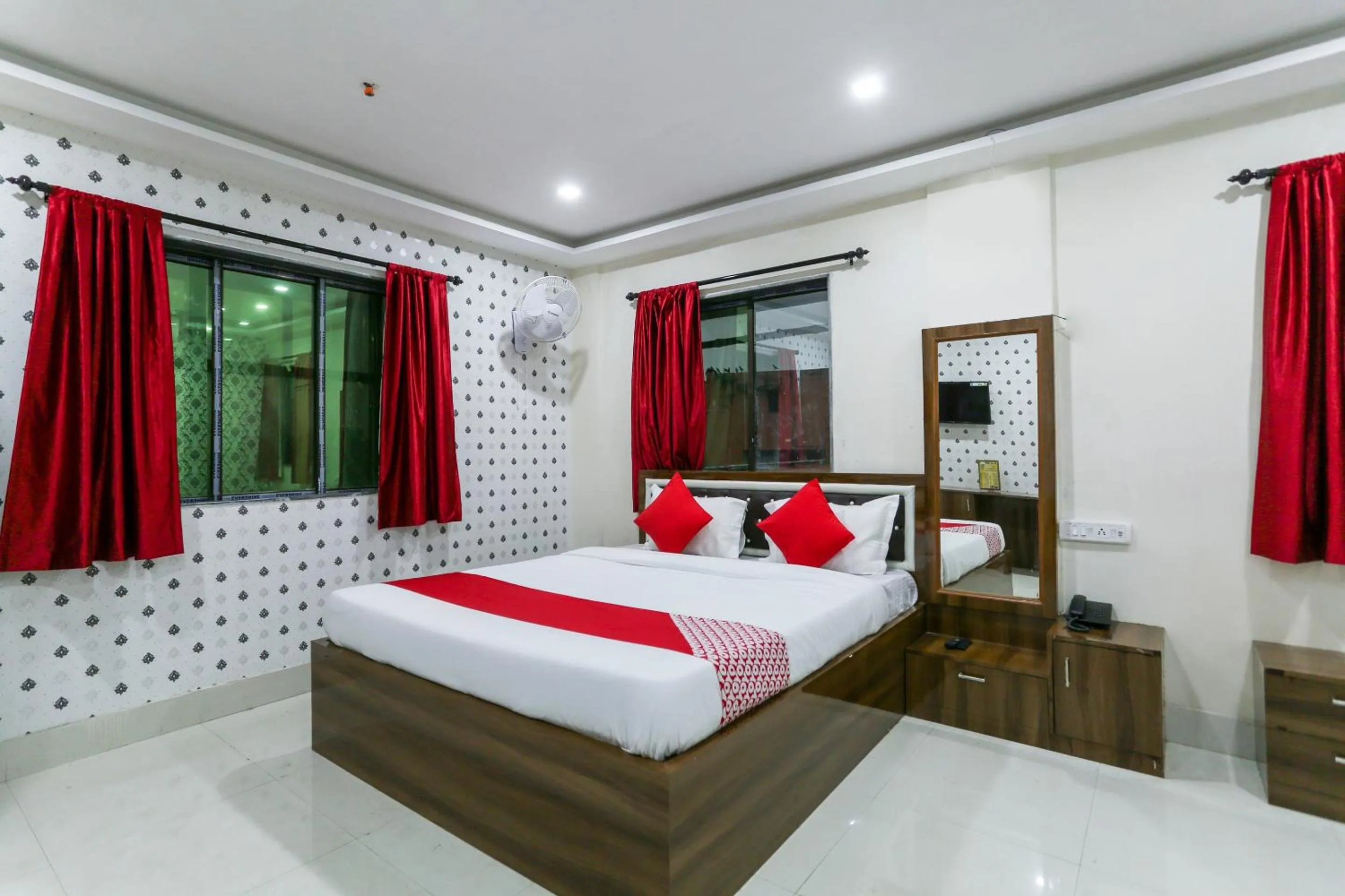 Bedroom, Bed in Super Hotel O Dk Inn Near Kalighat Kali Temple