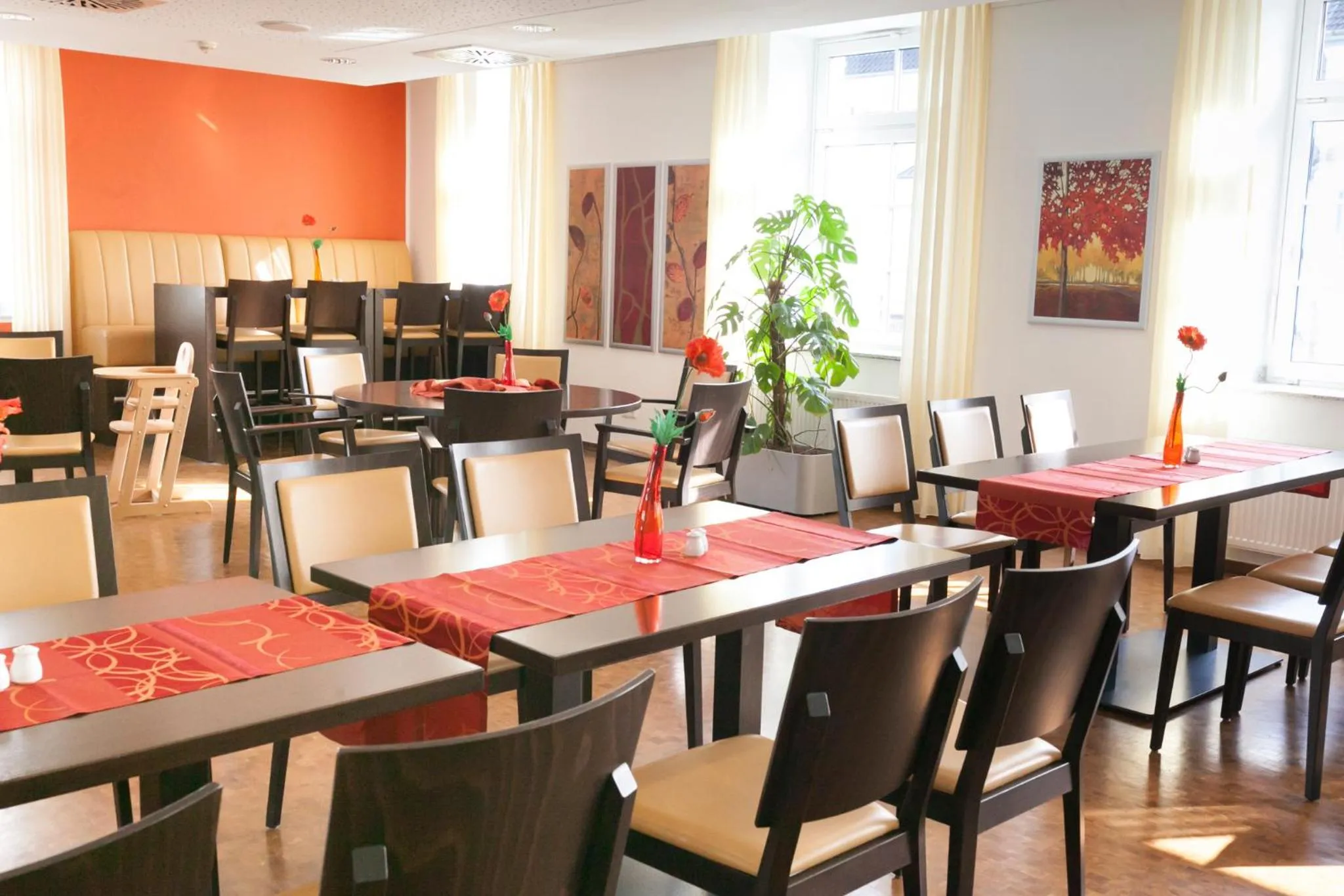 Restaurant/places to eat in Johanniter Gästehaus