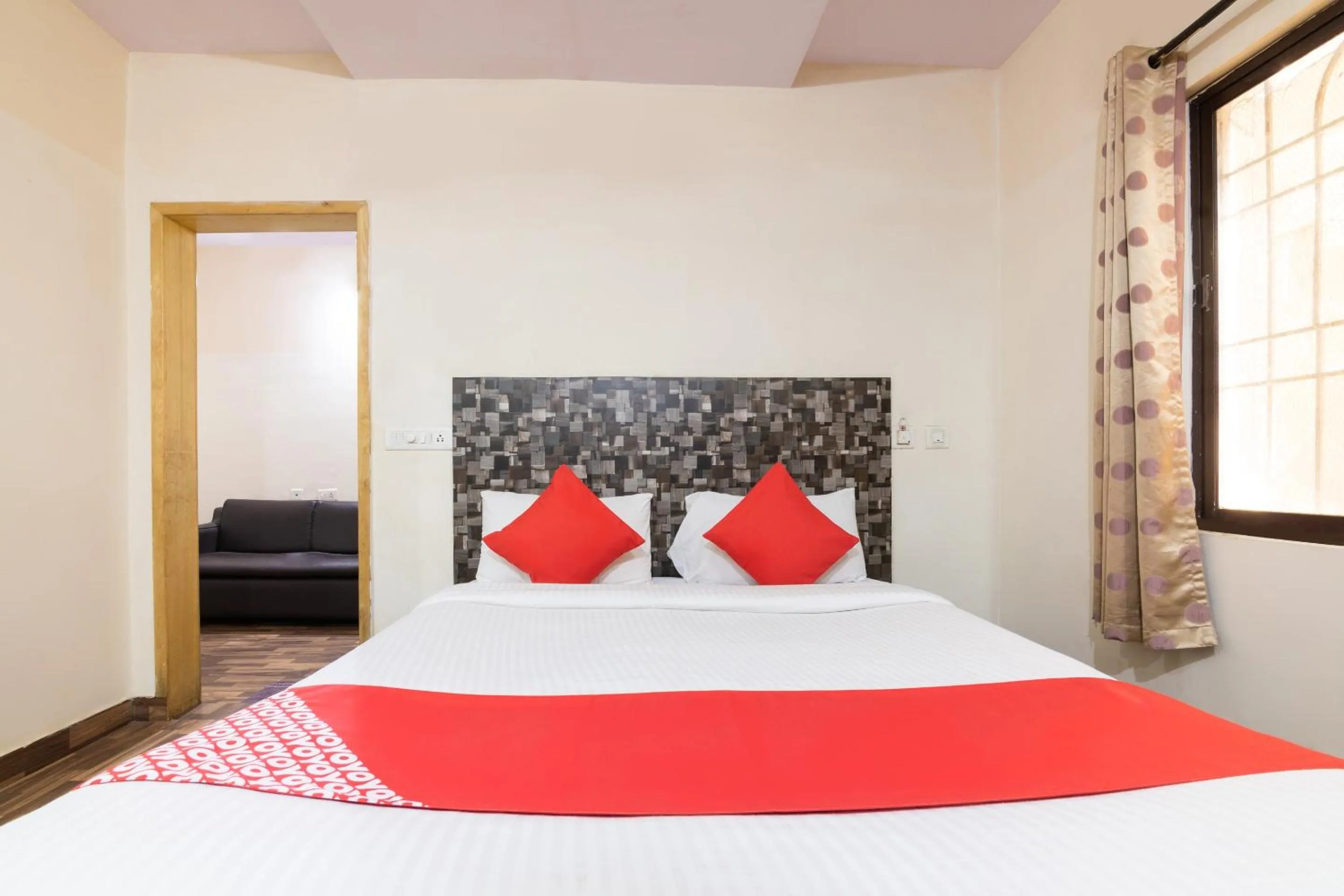 Bedroom in Hotel O Rajmahal Boarding & Lodging