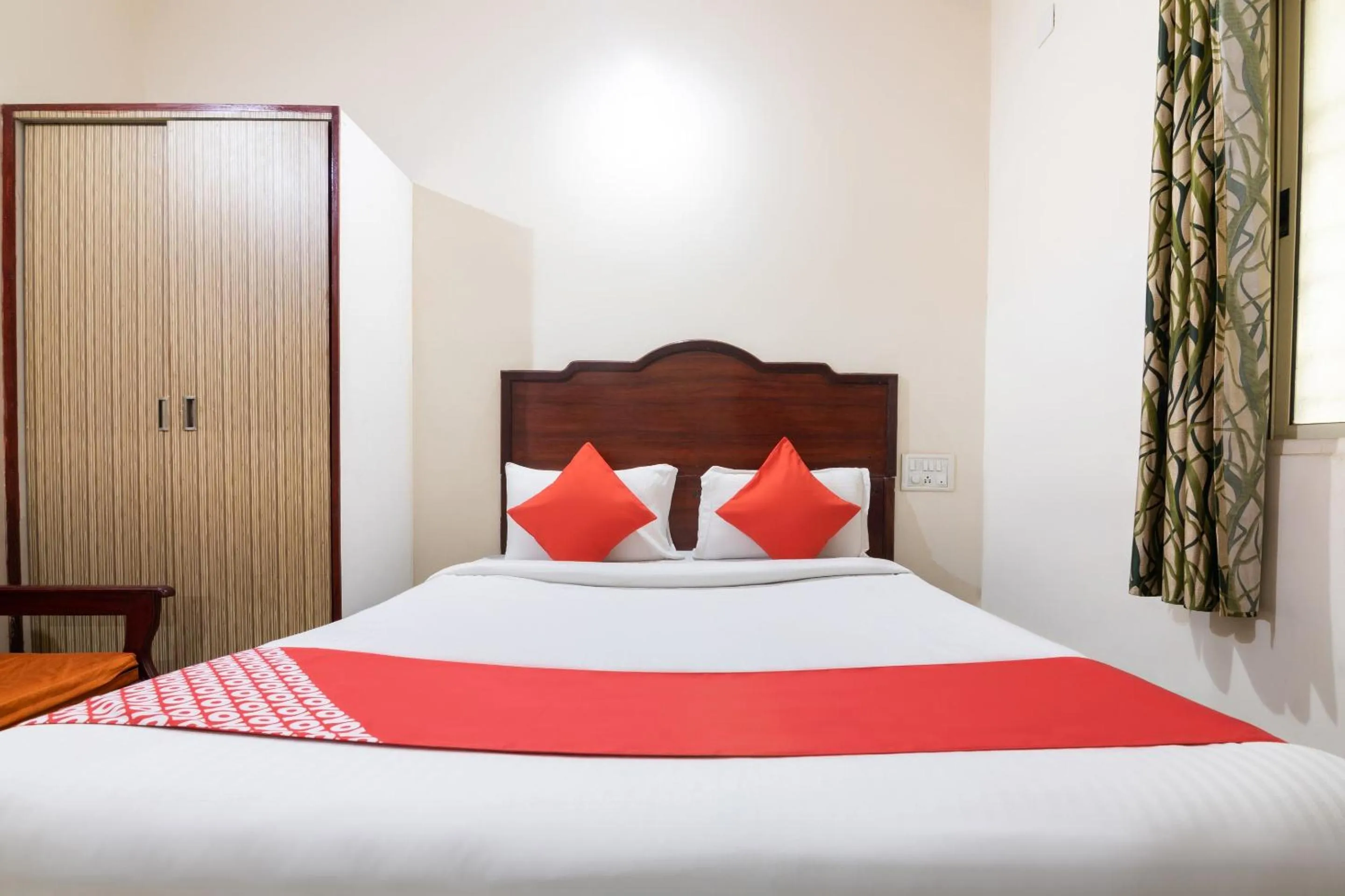 Bedroom in Hotel O Rajmahal Boarding & Lodging