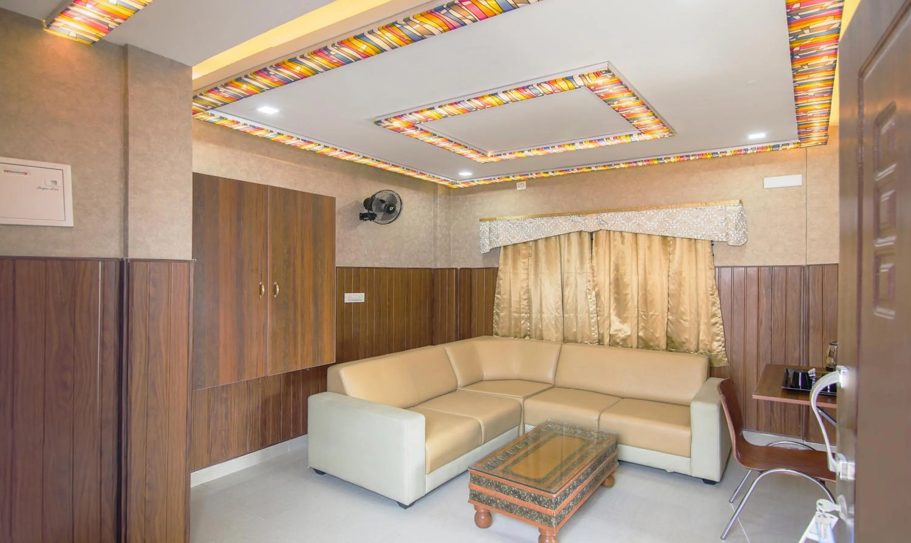 Living room in Hotel Dvaraka Inn