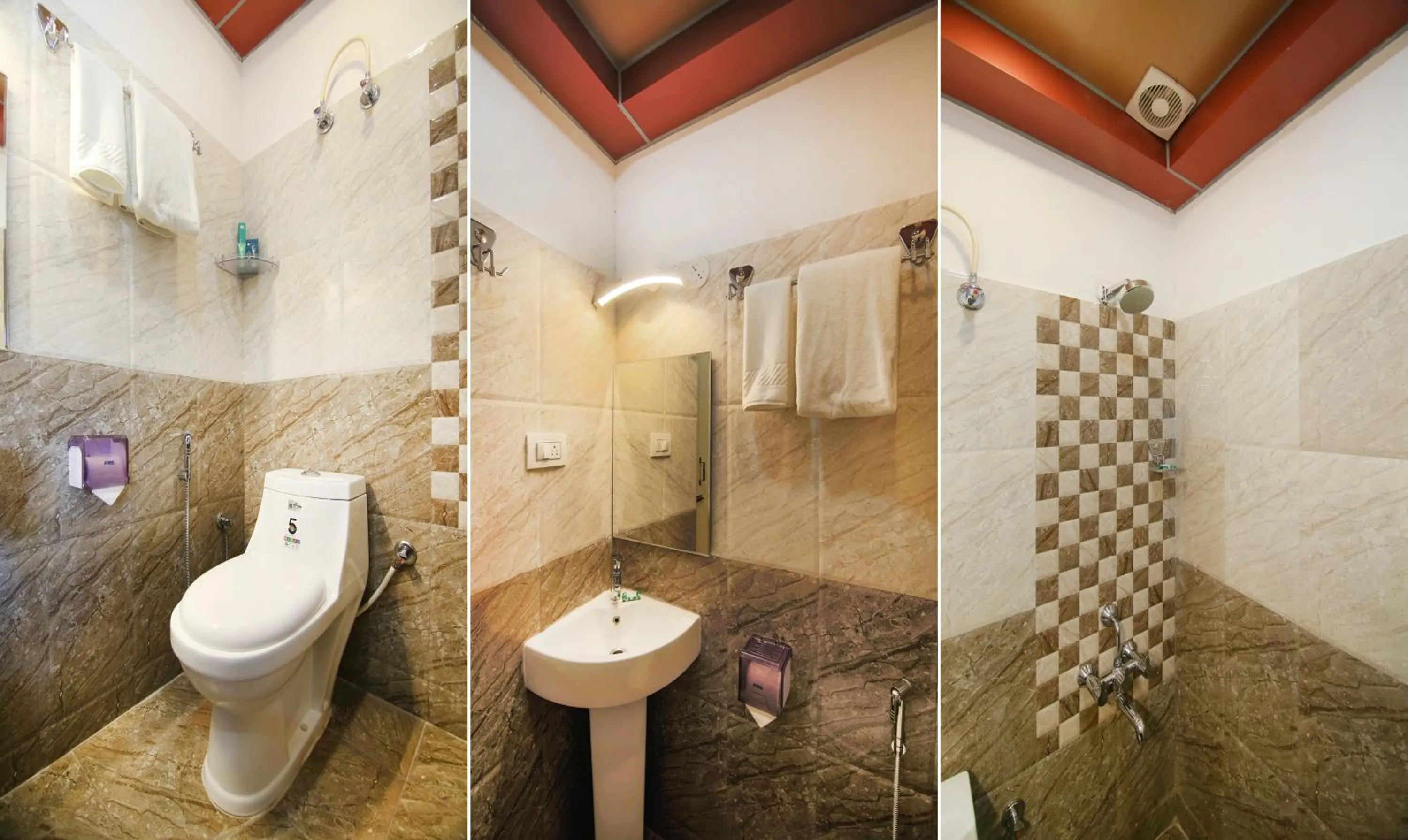 Bathroom in Hotel Dvaraka Inn