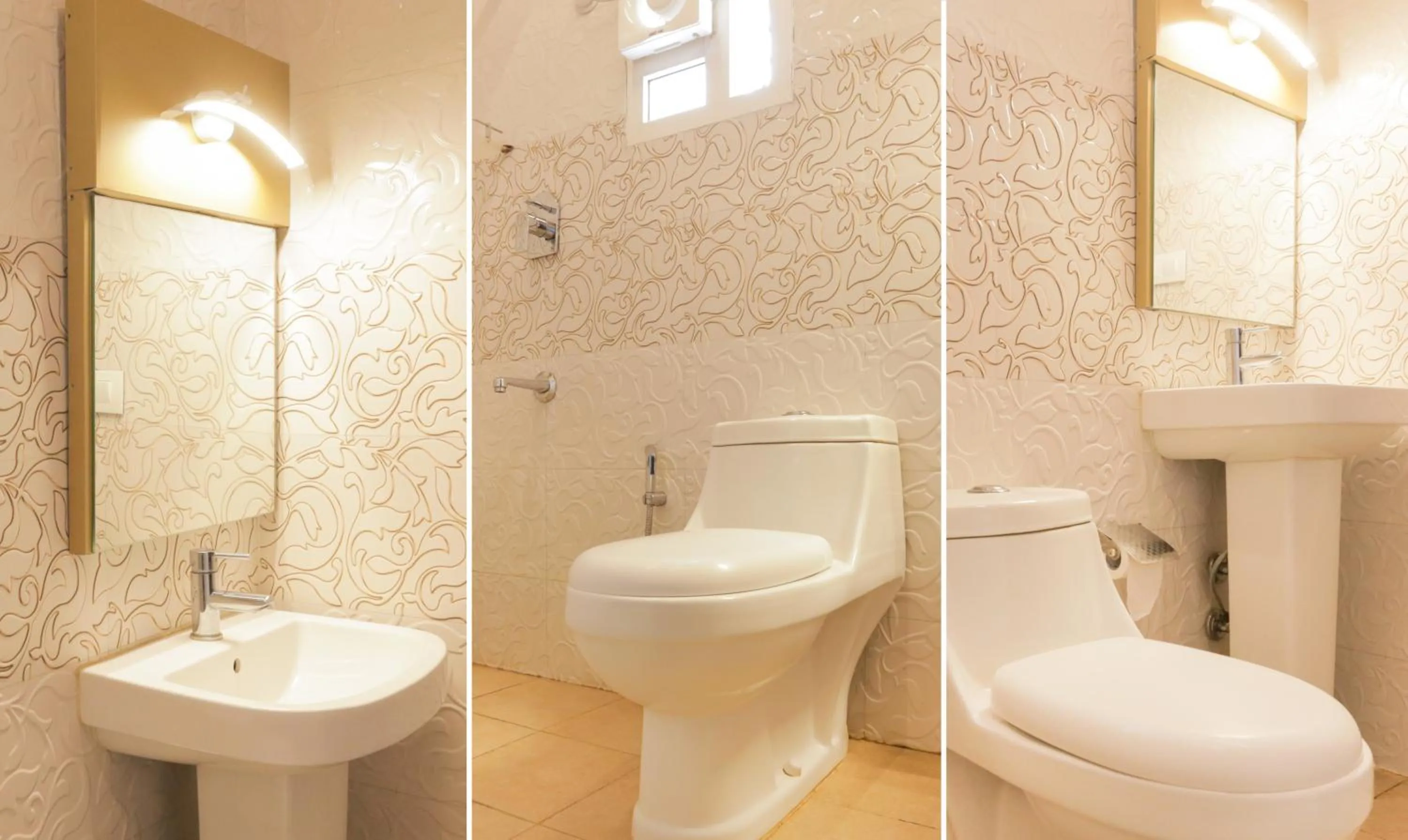 Toilet in Hotel Dvaraka Inn