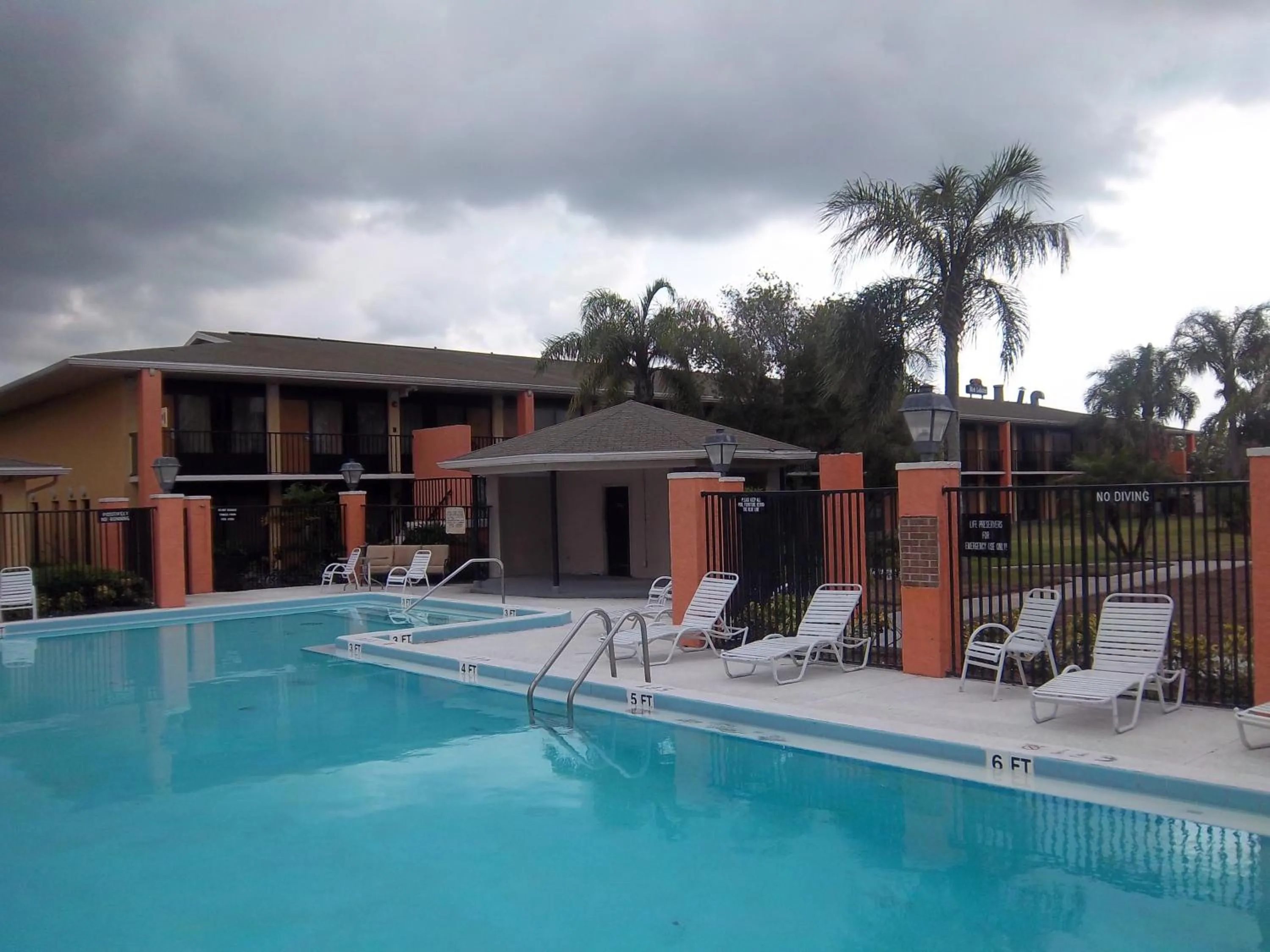 Day in Americas Best Value Inn Florida Turnpike & I-95