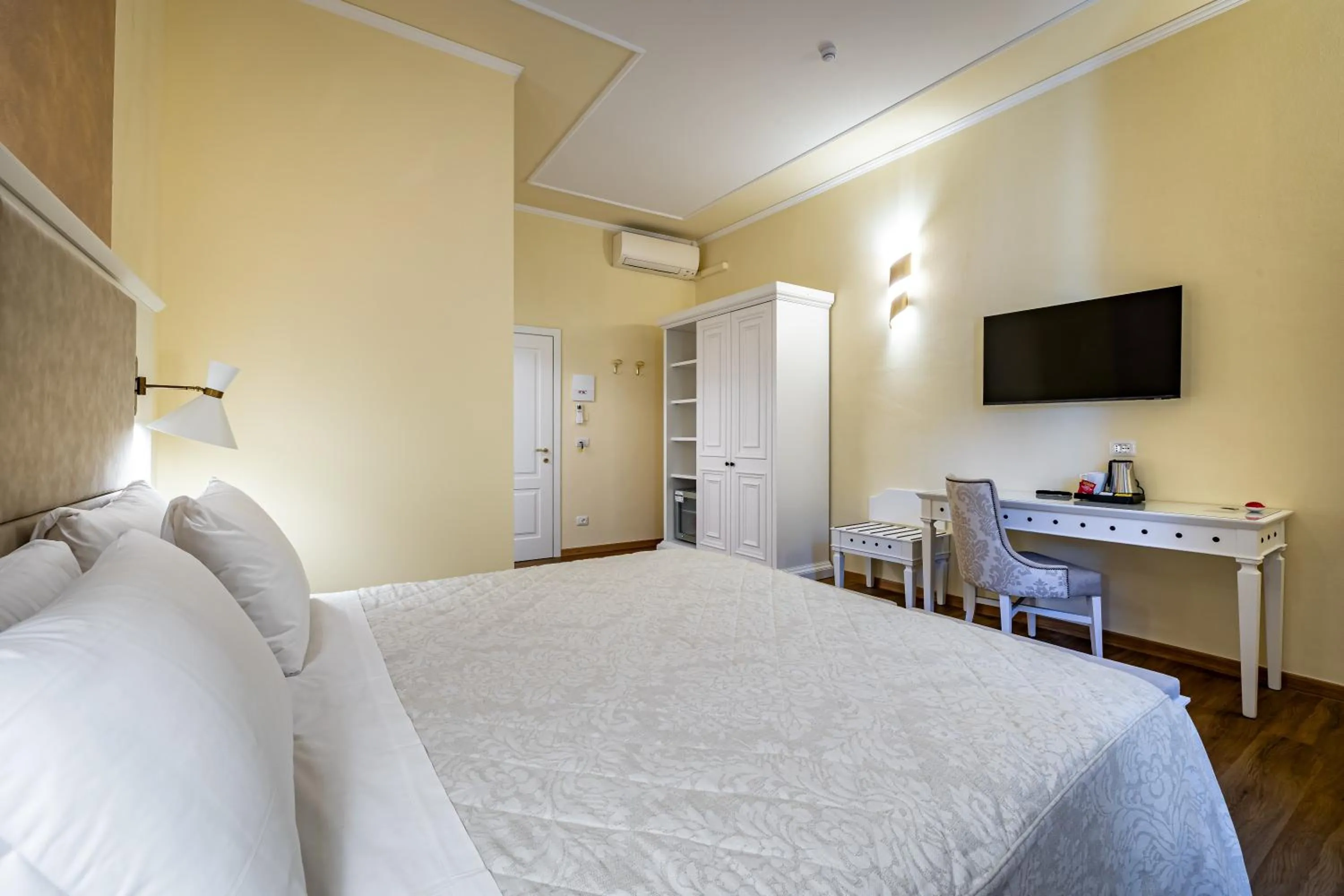 Photo of the whole room, Bed in Residenza Alessandra