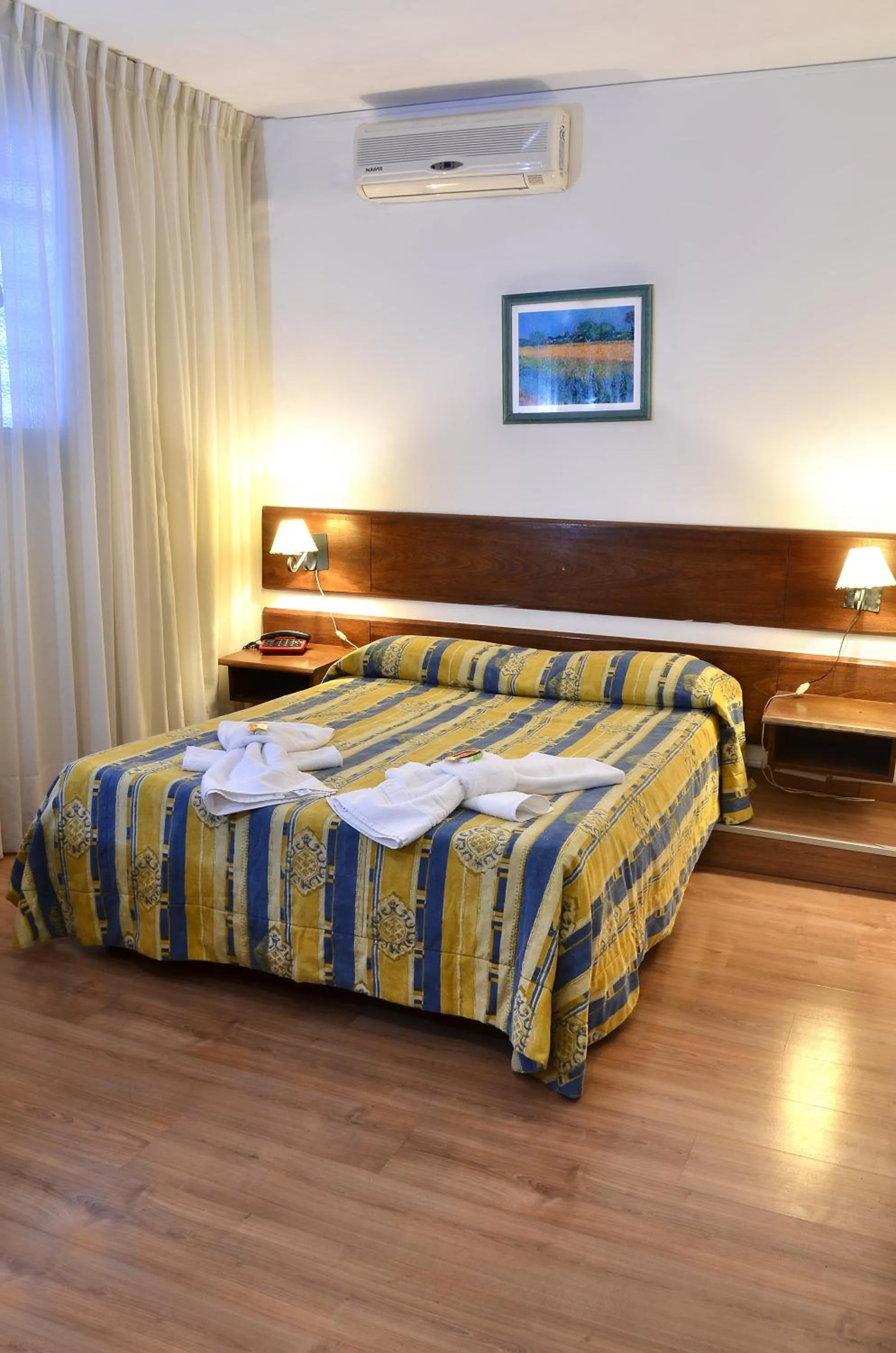 Photo of the whole room, Bed in Hotel Hispano