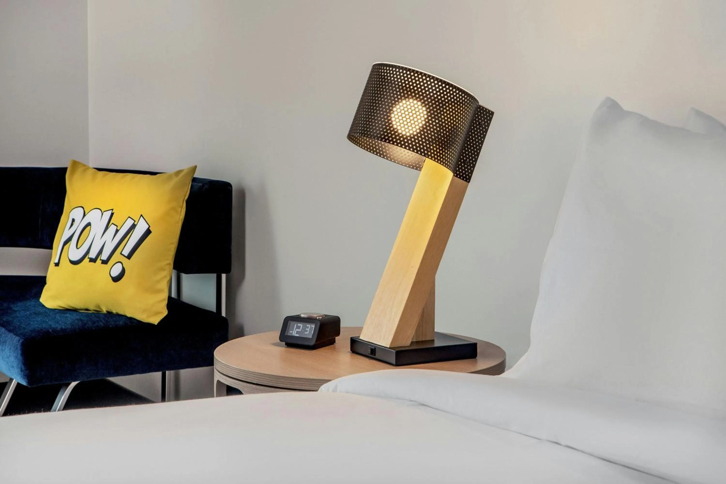 Photo of the whole room in Aloft Framingham