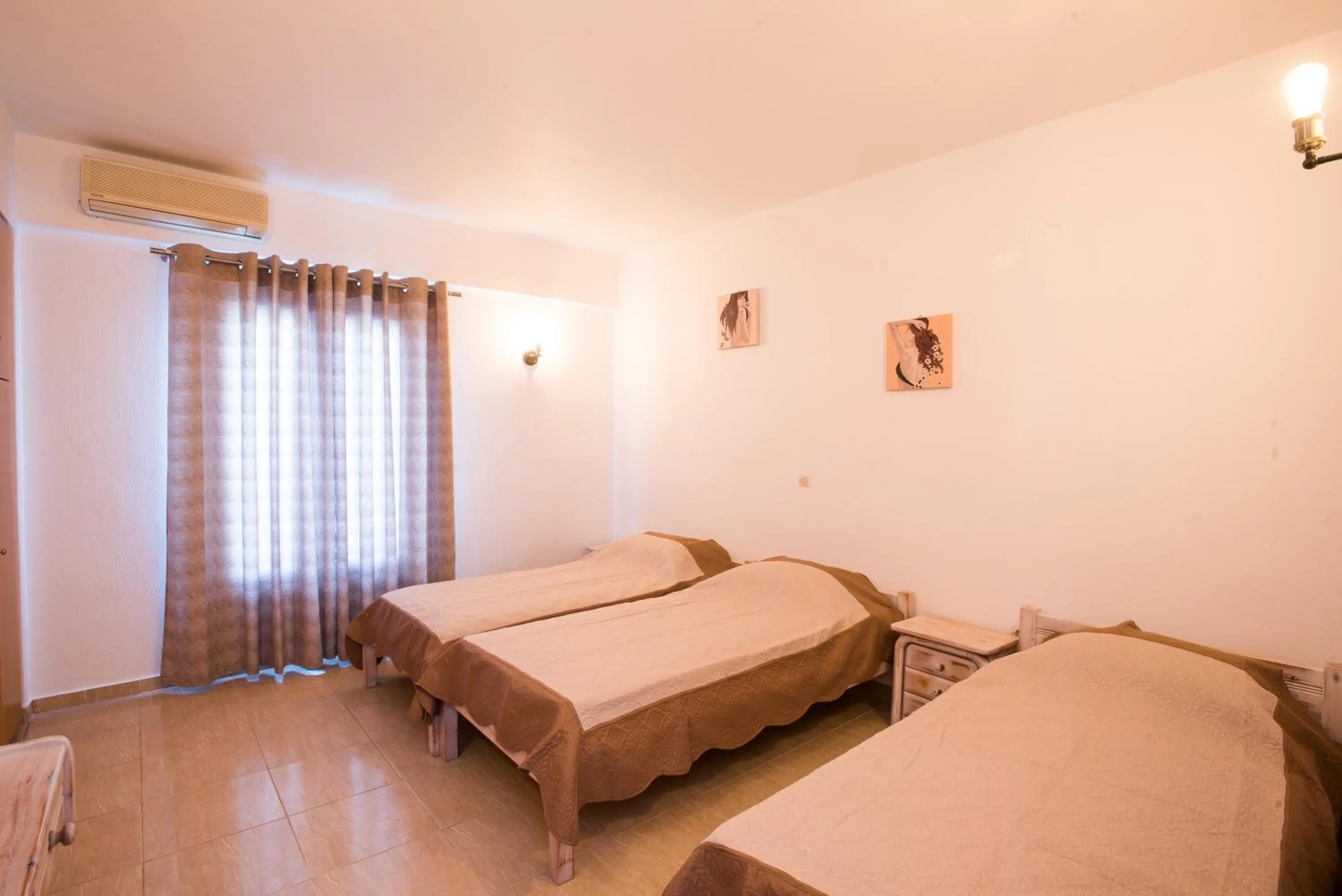 Photo of the whole room in Marina Blue Ornos