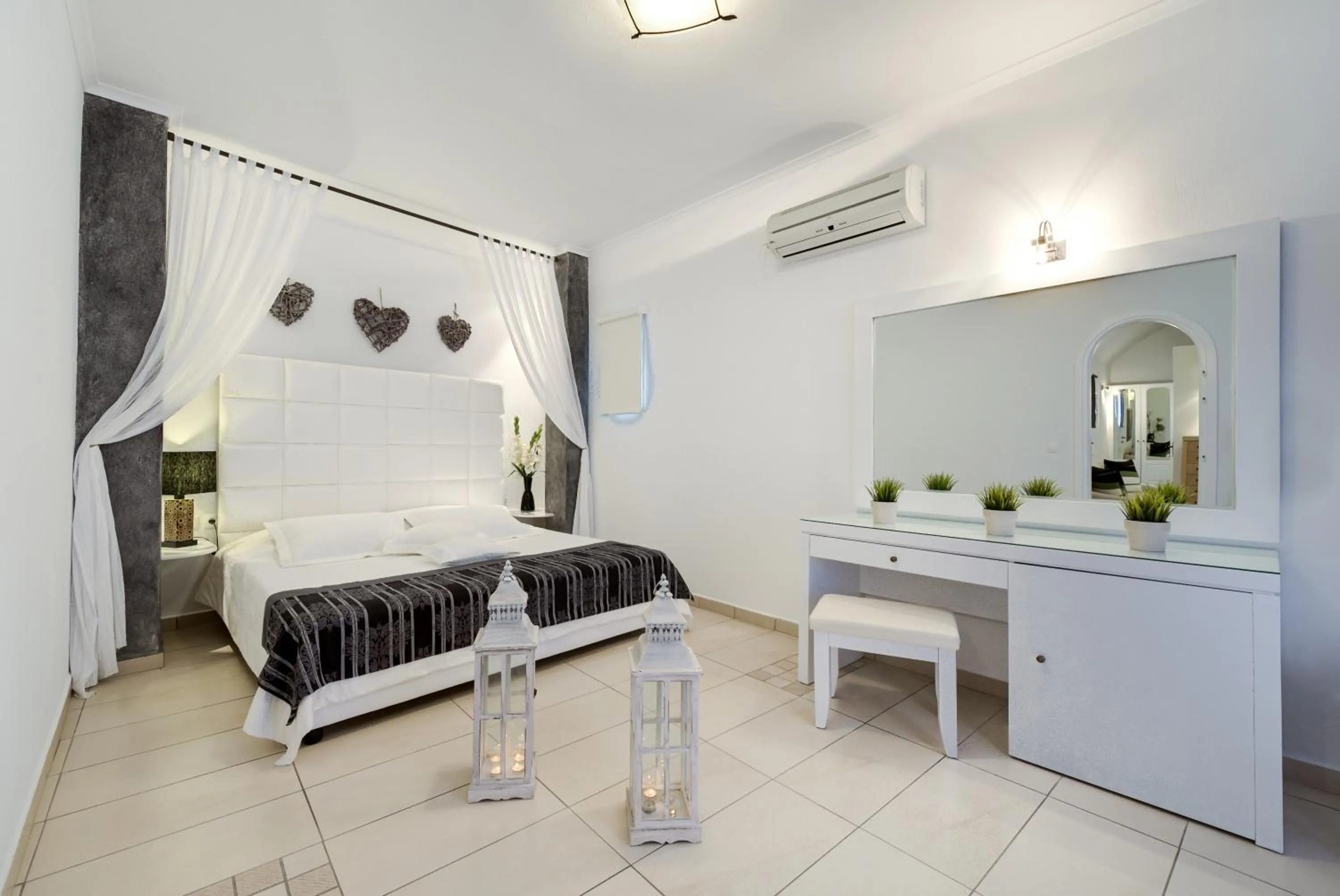 Photo of the whole room, Bed in Dream Island Hotel