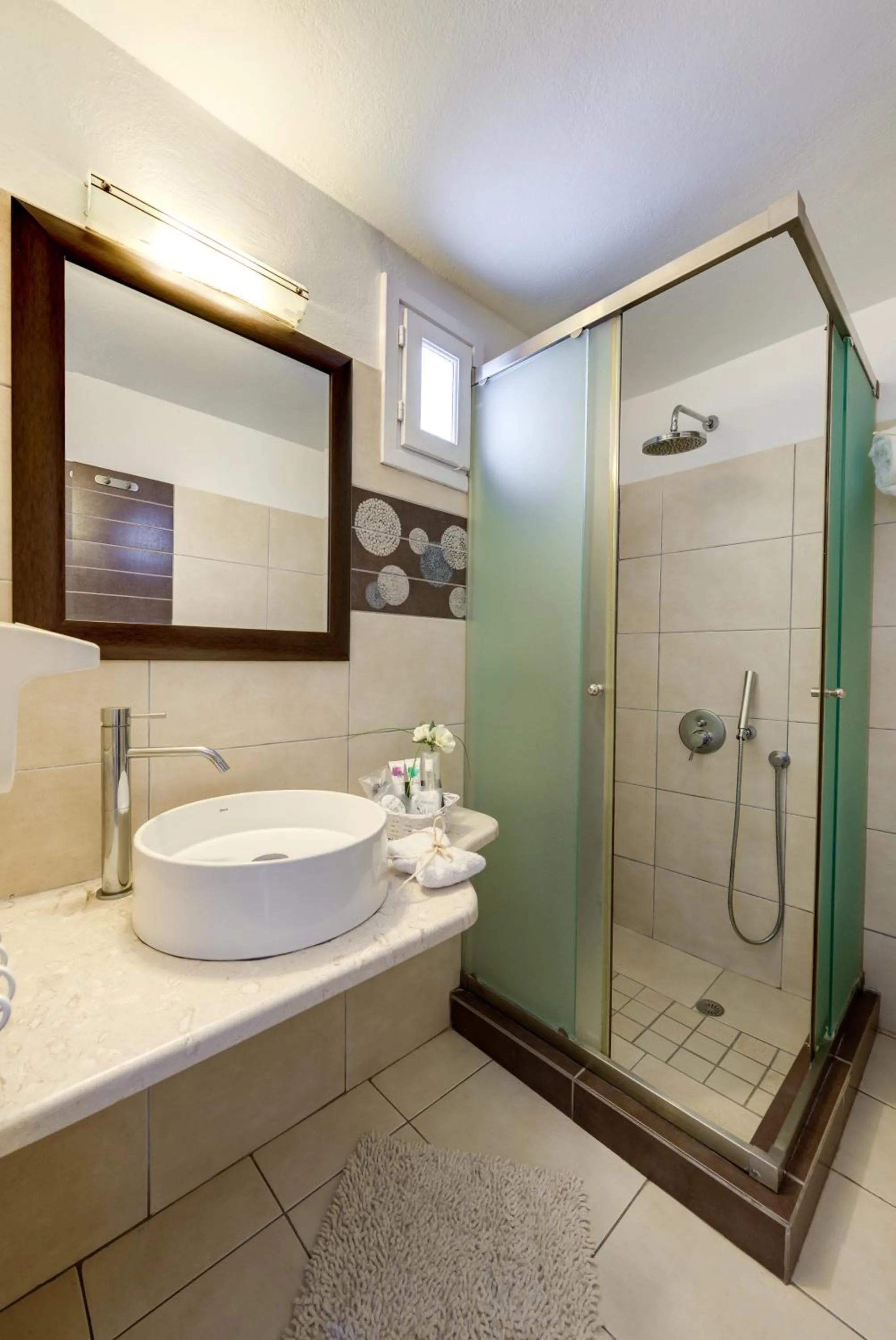 Shower in Dream Island Hotel