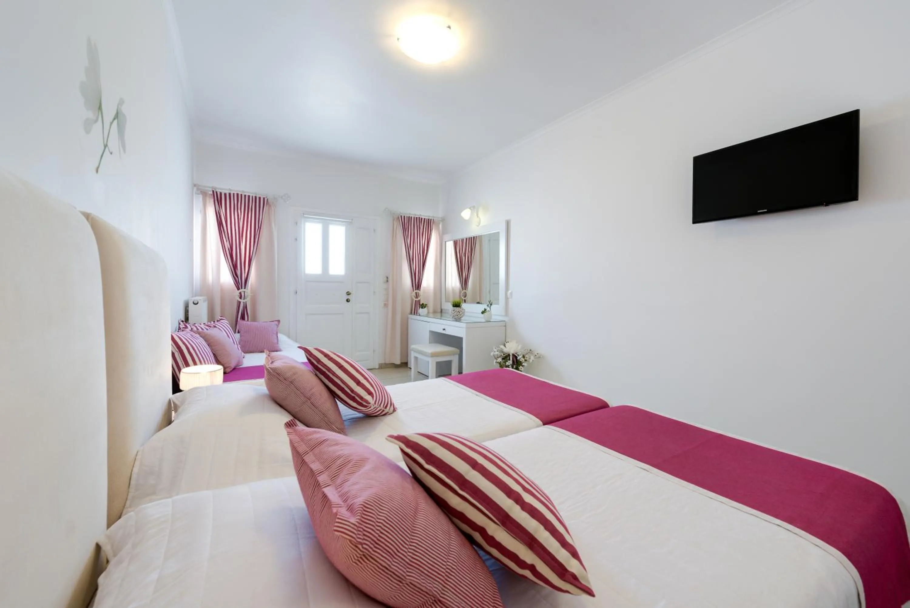 Day, Bed in Dream Island Hotel