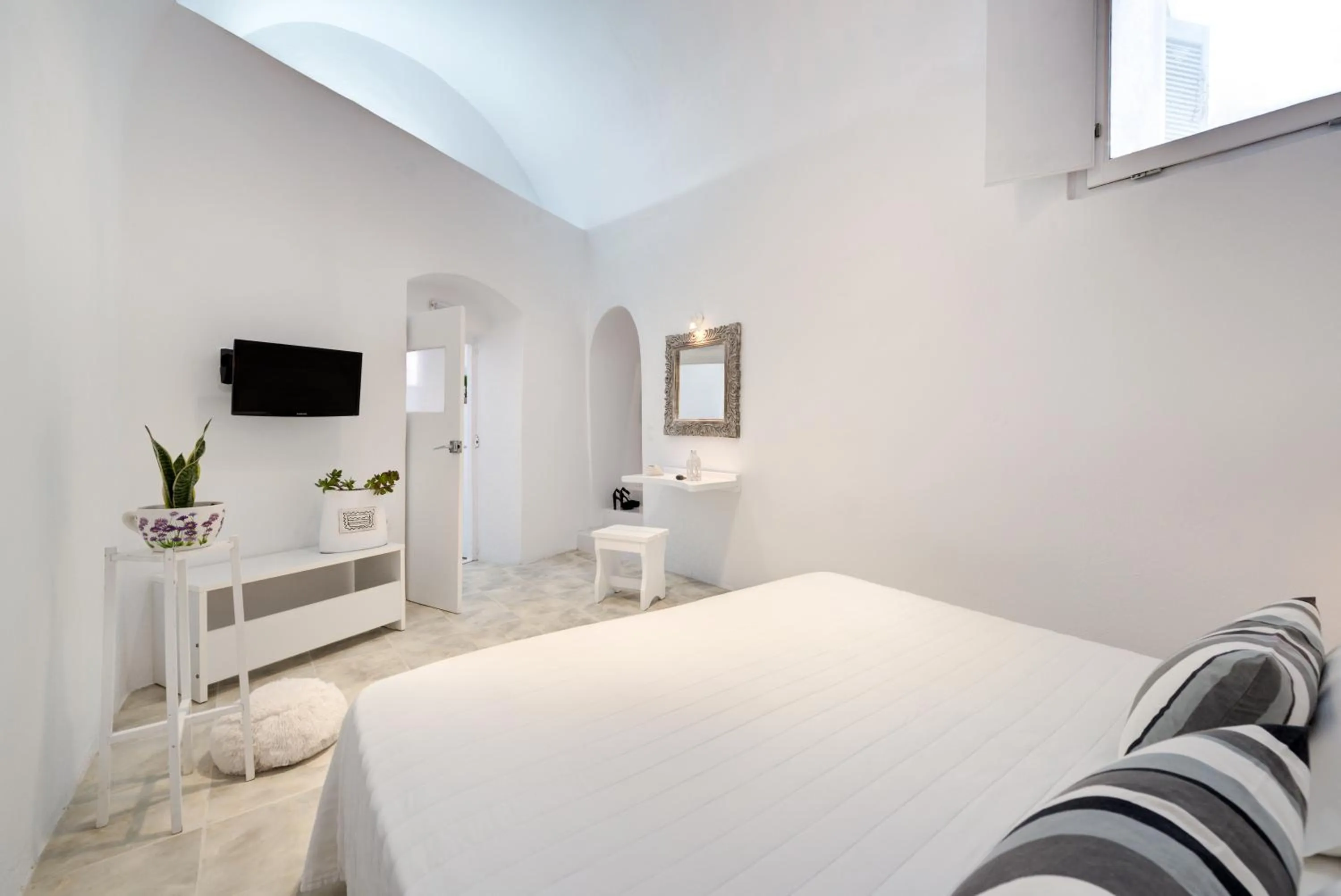 Day, Bed in Dream Island Hotel