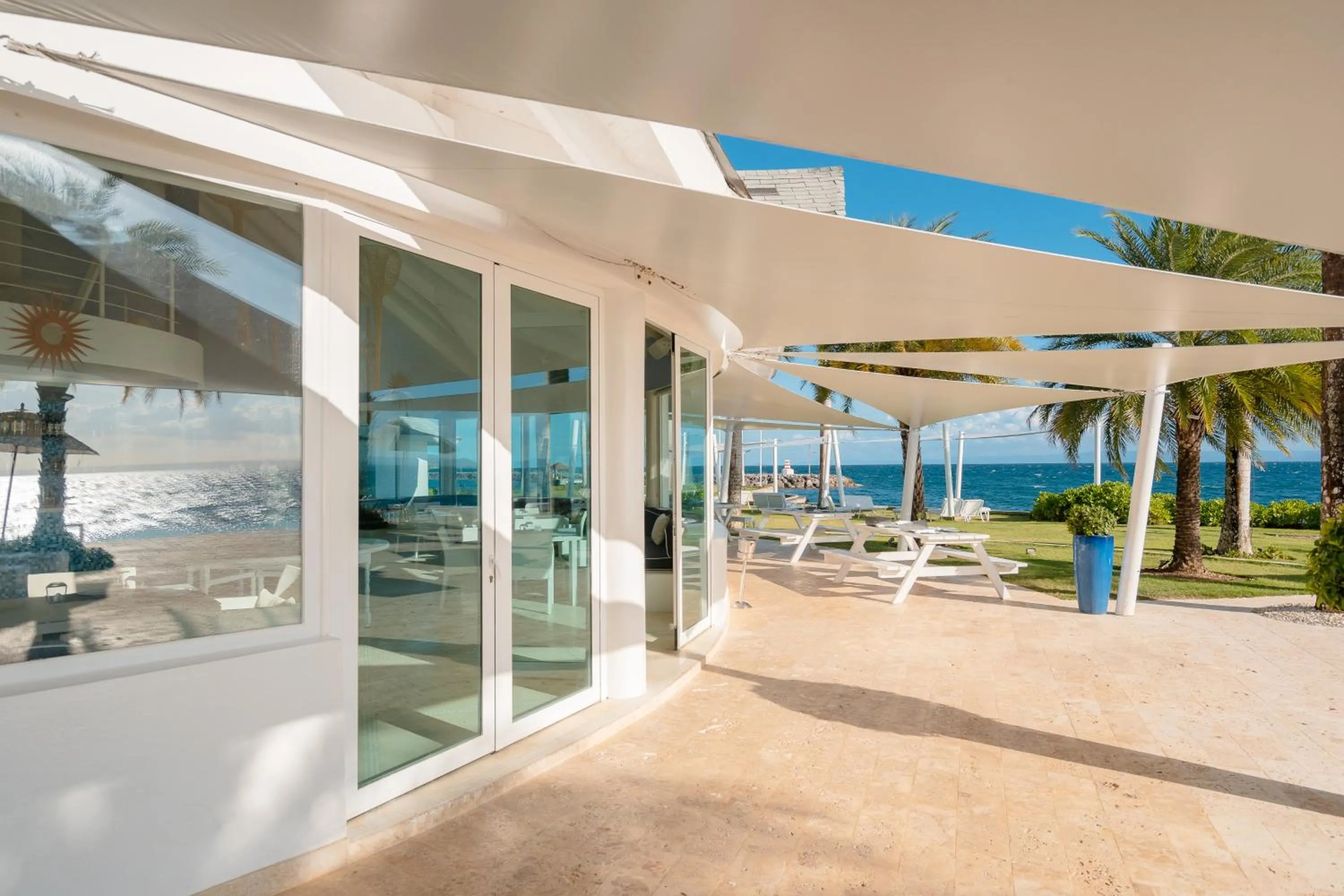 Restaurant/places to eat in The Bannister Hotel & Yacht Club by Mint