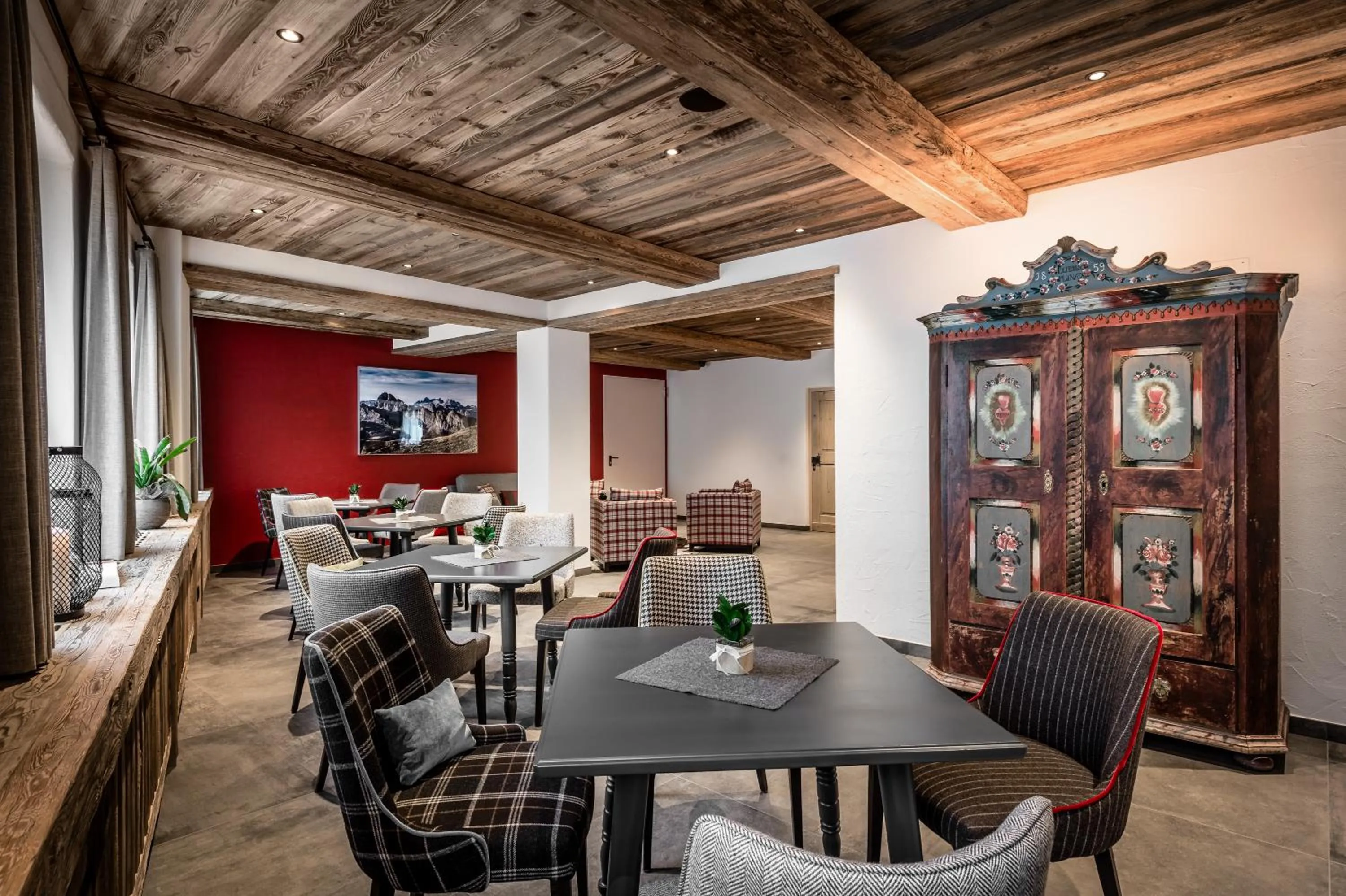 Communal lounge/ TV room in Hotel Gran Ciasa