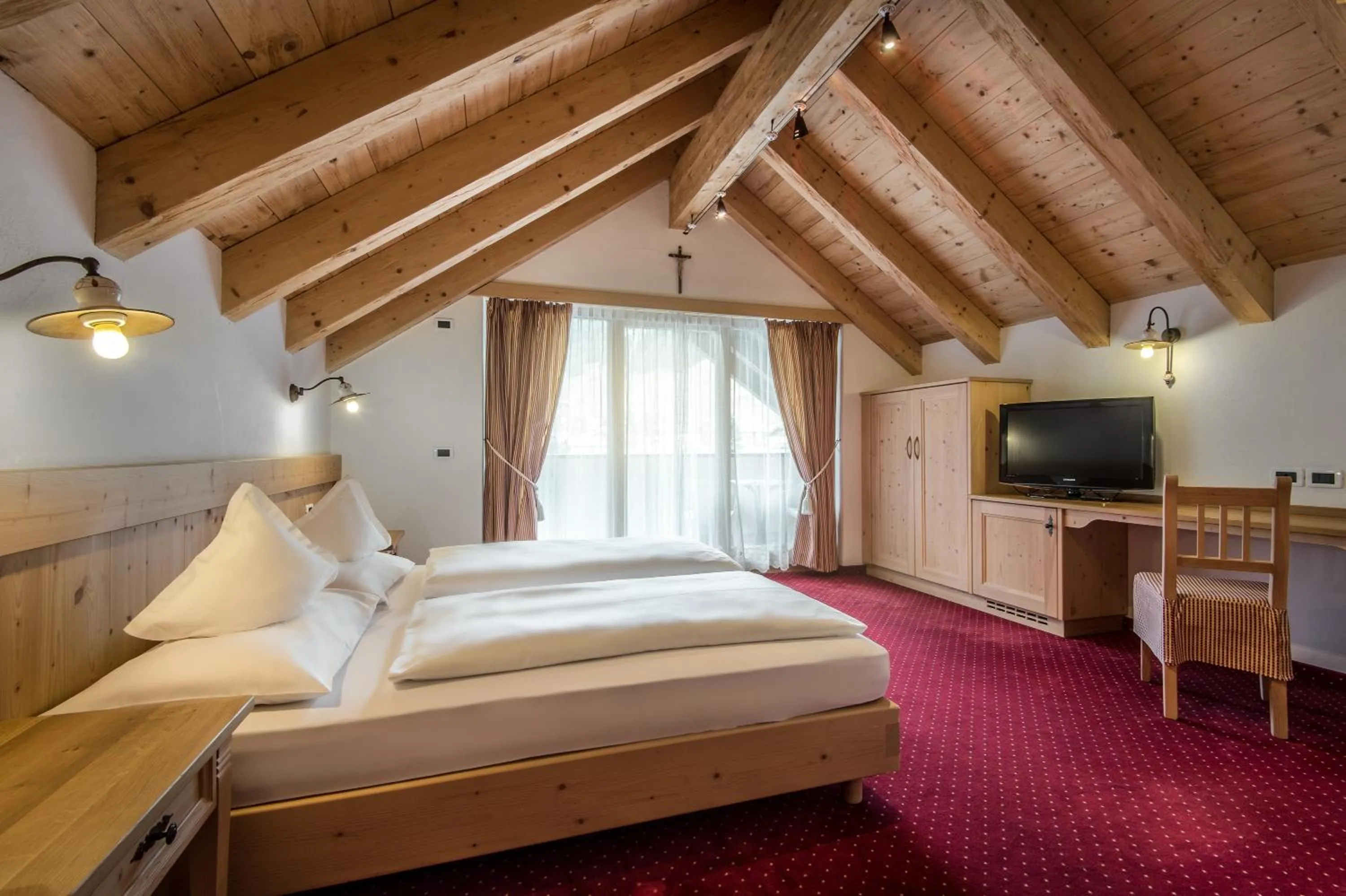 Photo of the whole room, Bed in Hotel Gran Ciasa