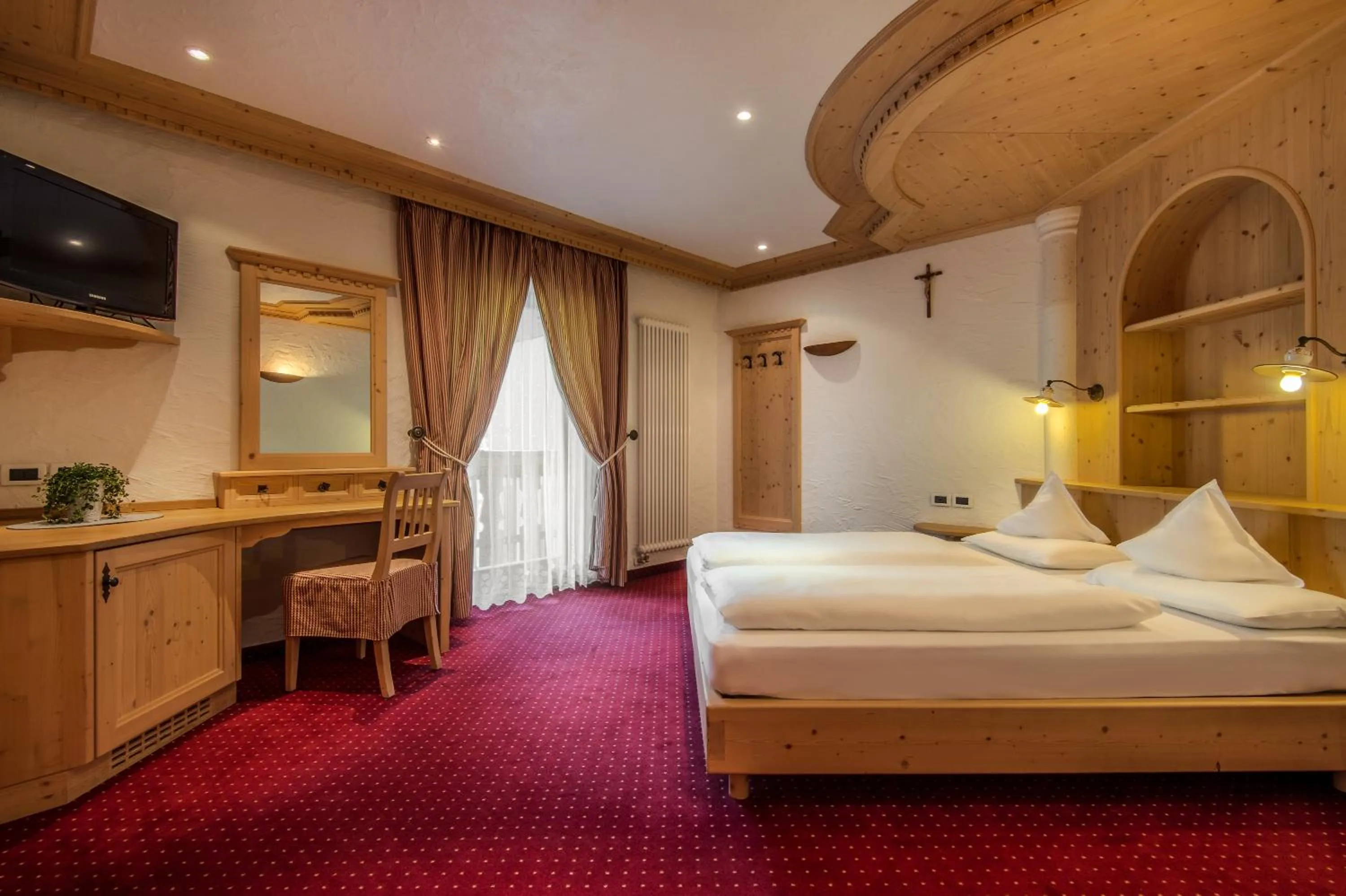 Photo of the whole room, Bed in Hotel Gran Ciasa