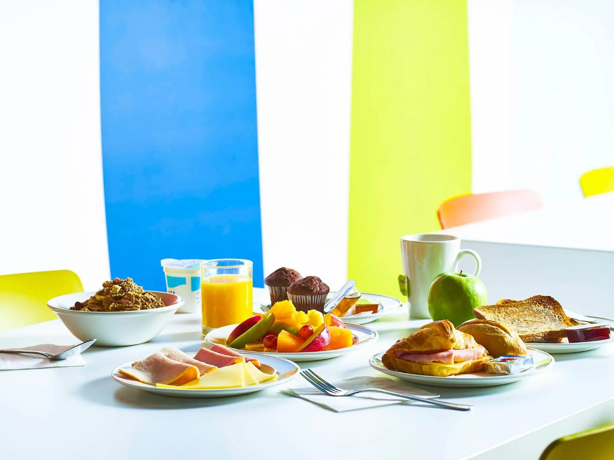 Breakfast in ibis budget Birmingham Airport Terminal Building - NEC