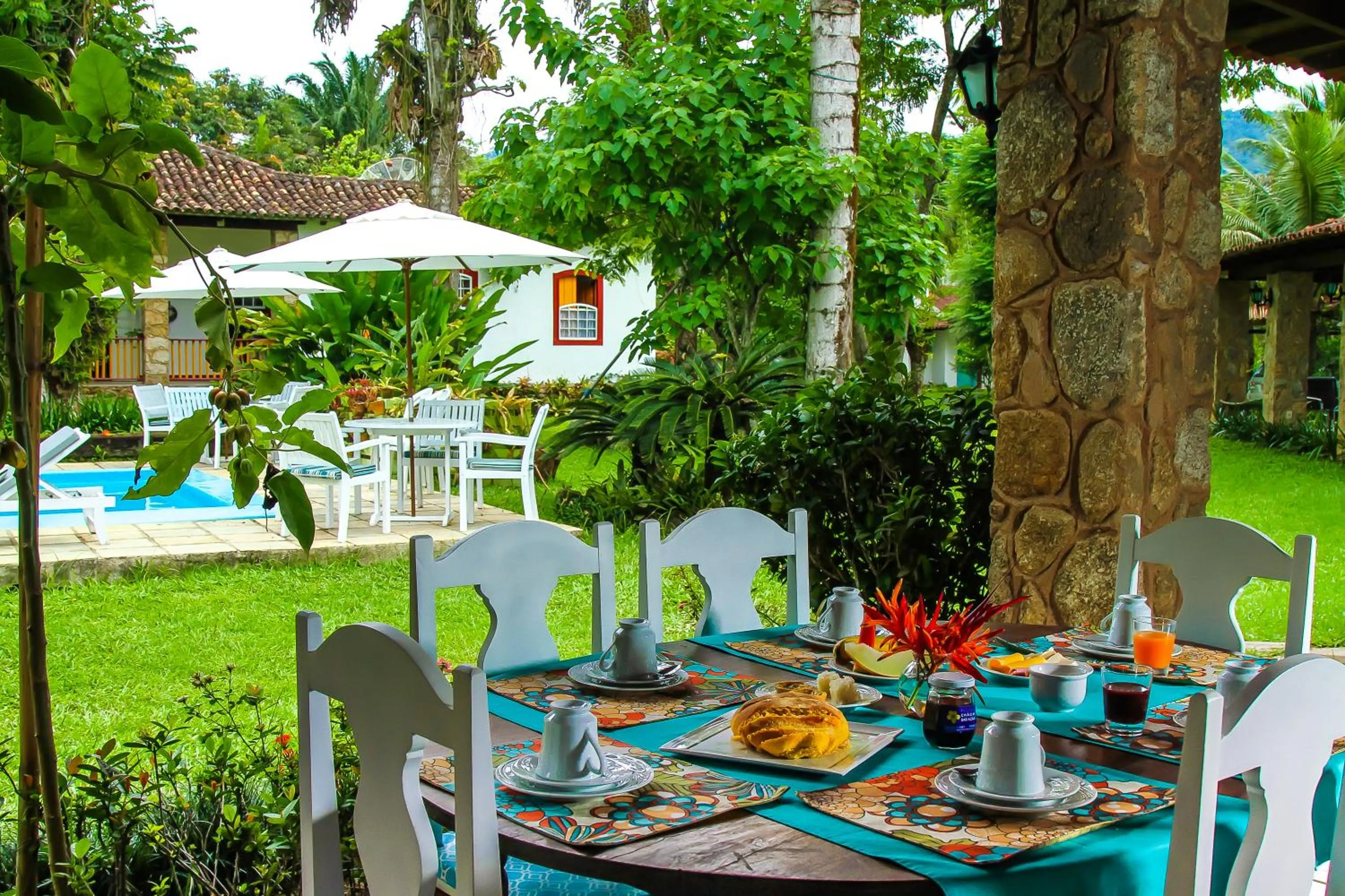 Buffet breakfast in Pousada Chácara Das Acácias