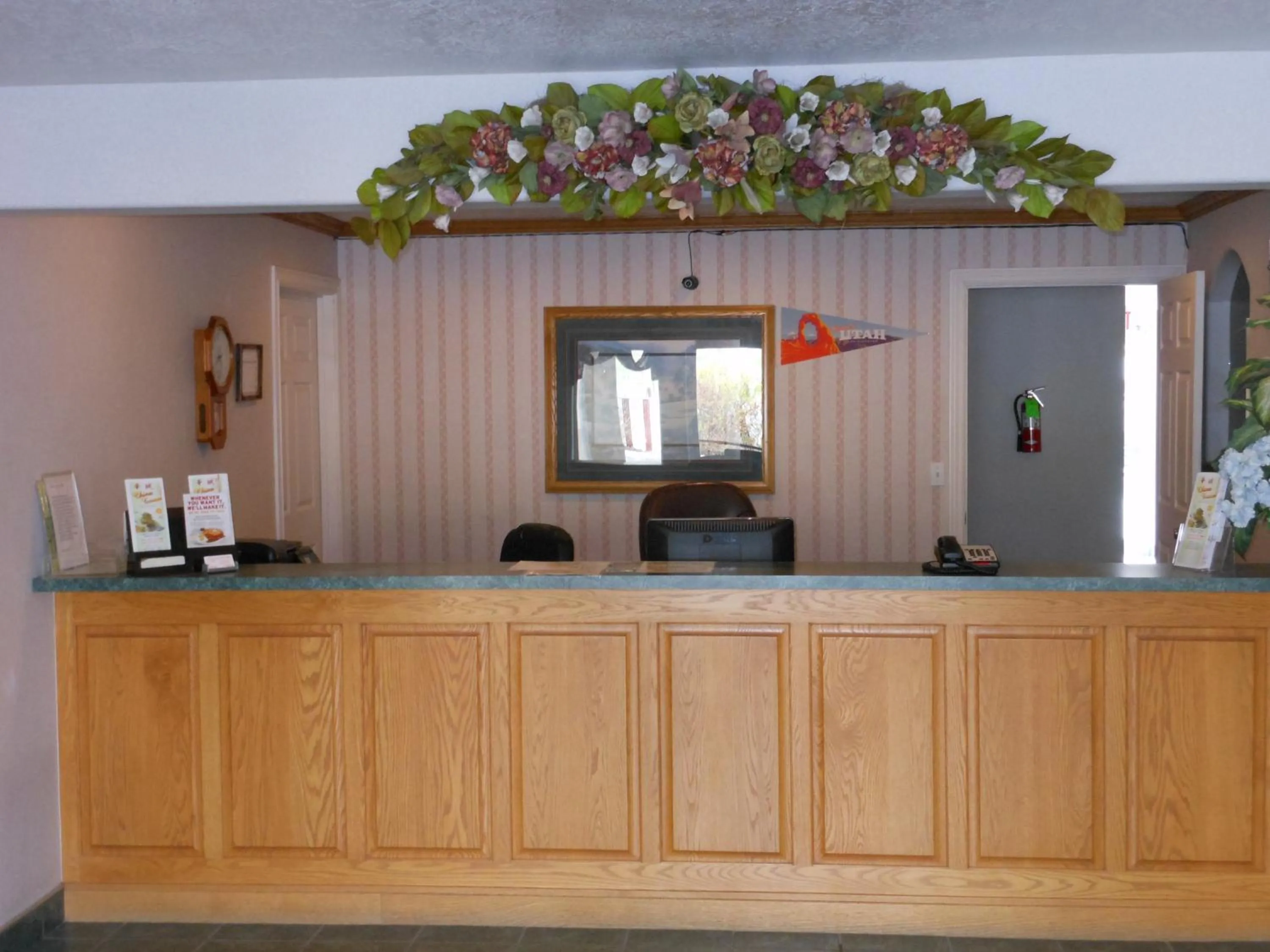 Lobby or reception in Economy Inn & Suites