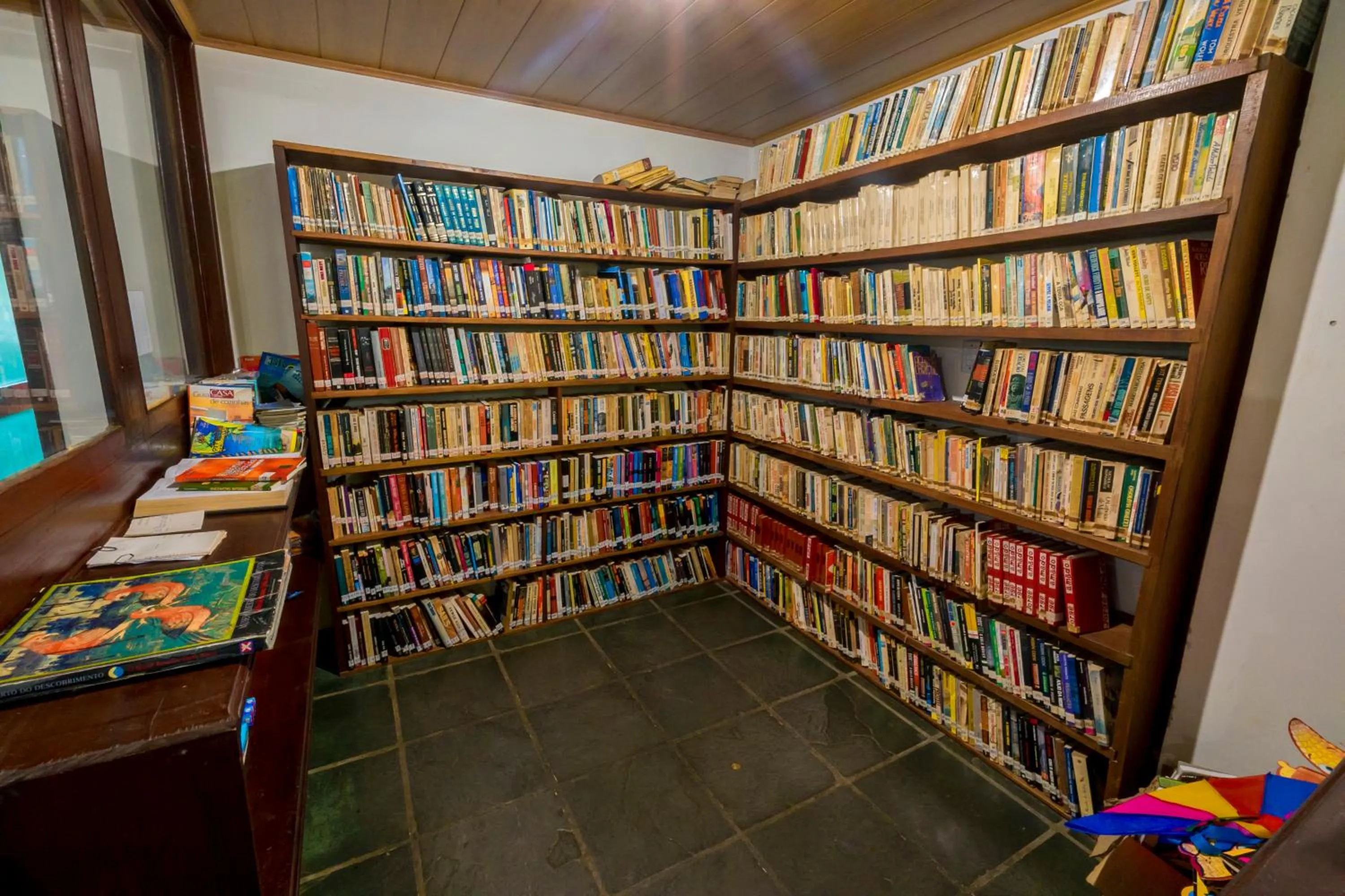 Library in Pousada Guaratiba