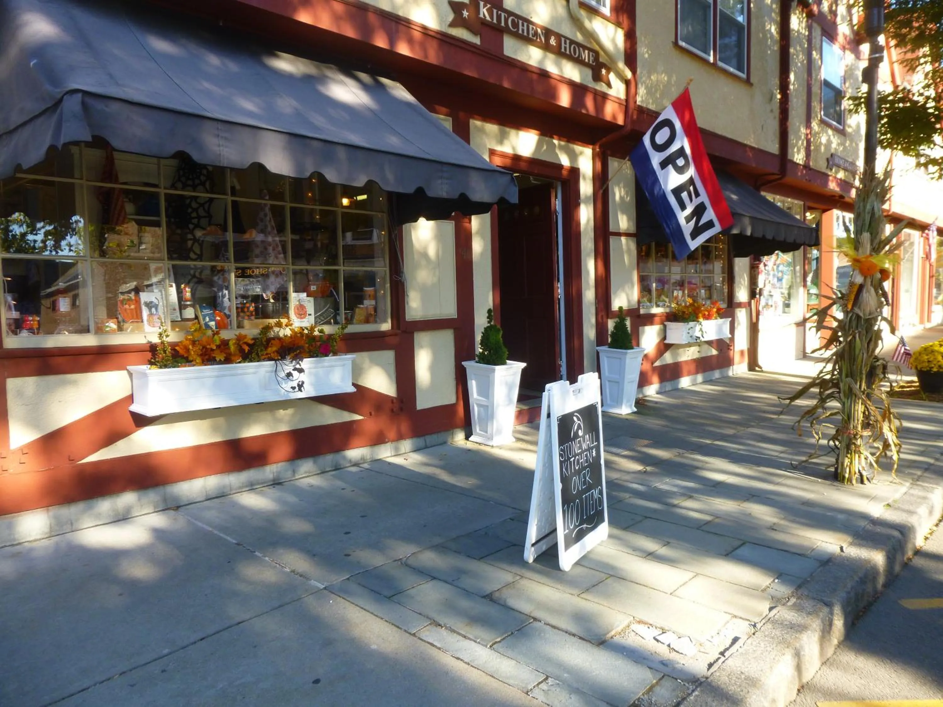 Shopping Area in Falmouth Heights Motor Lodge