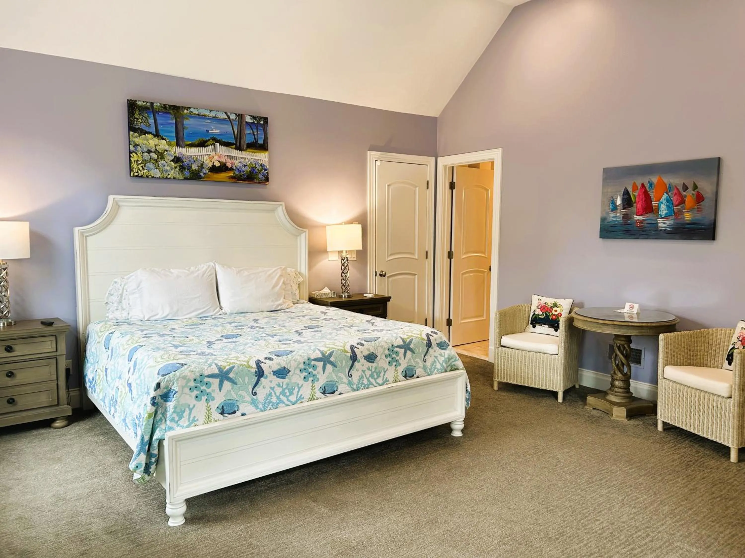 Photo of the whole room, Bed in Falmouth Heights Motor Lodge