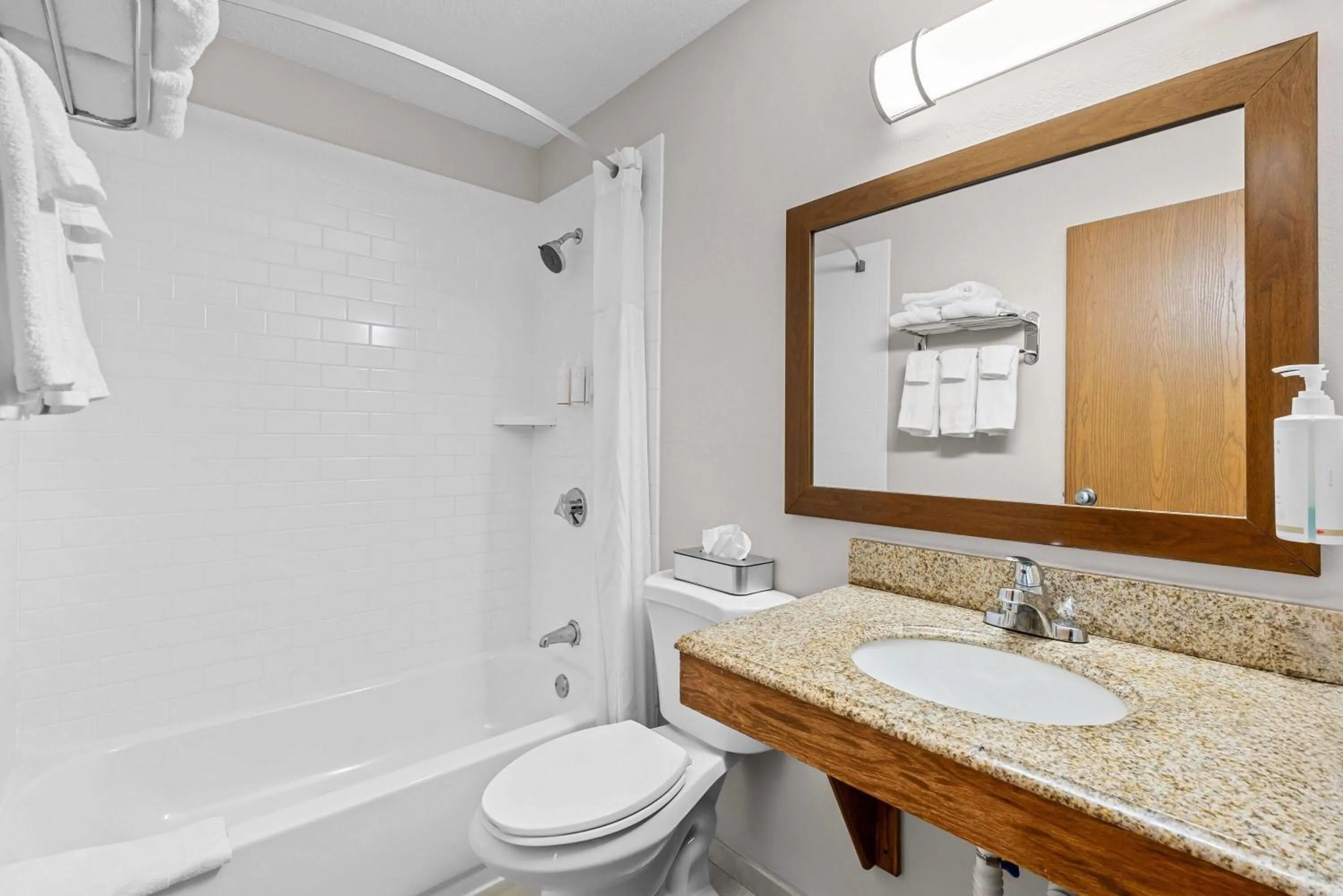 Bathroom in Days Inn by Wyndham Brunswick Bath Area