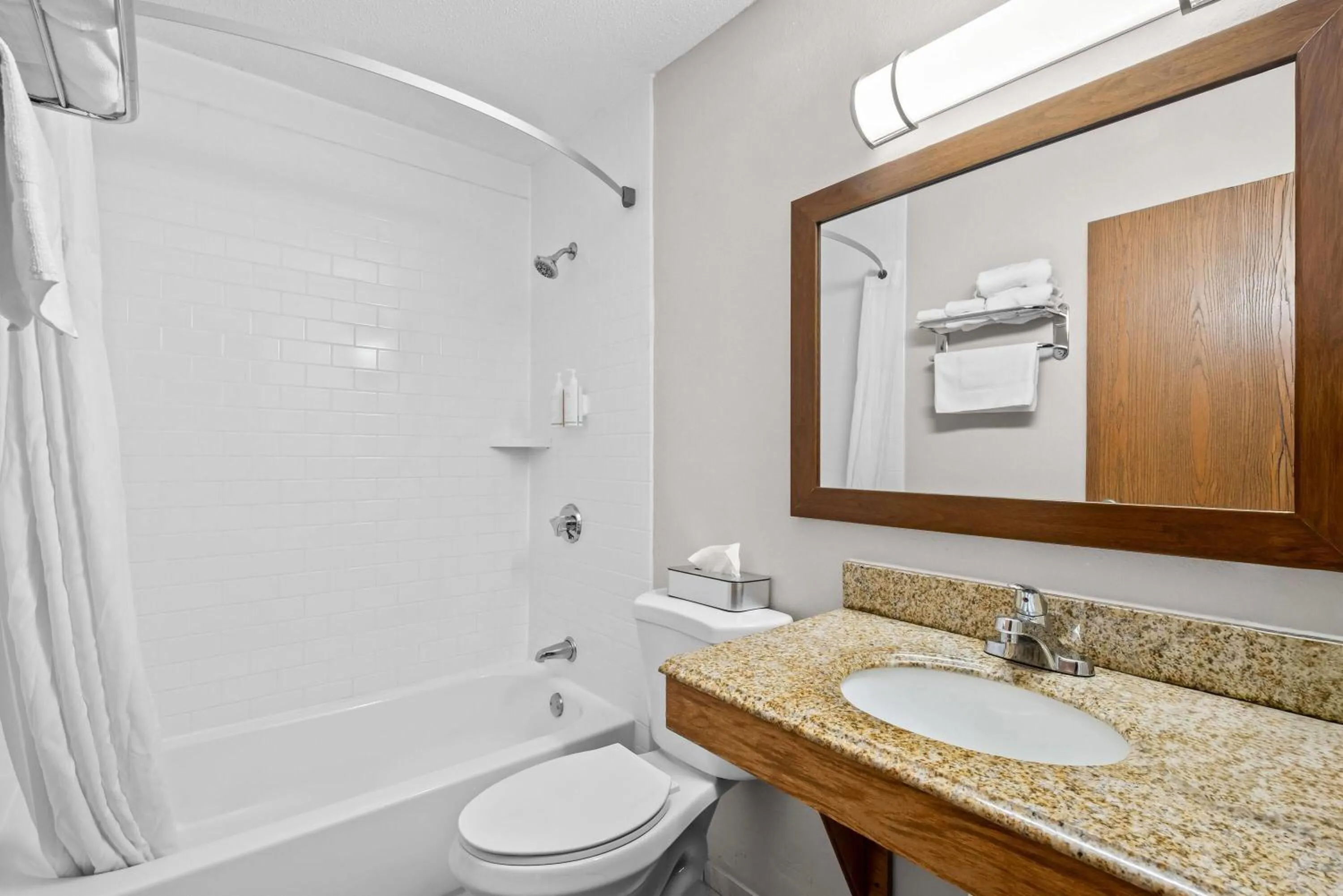 Bathroom in Days Inn by Wyndham Brunswick Bath Area