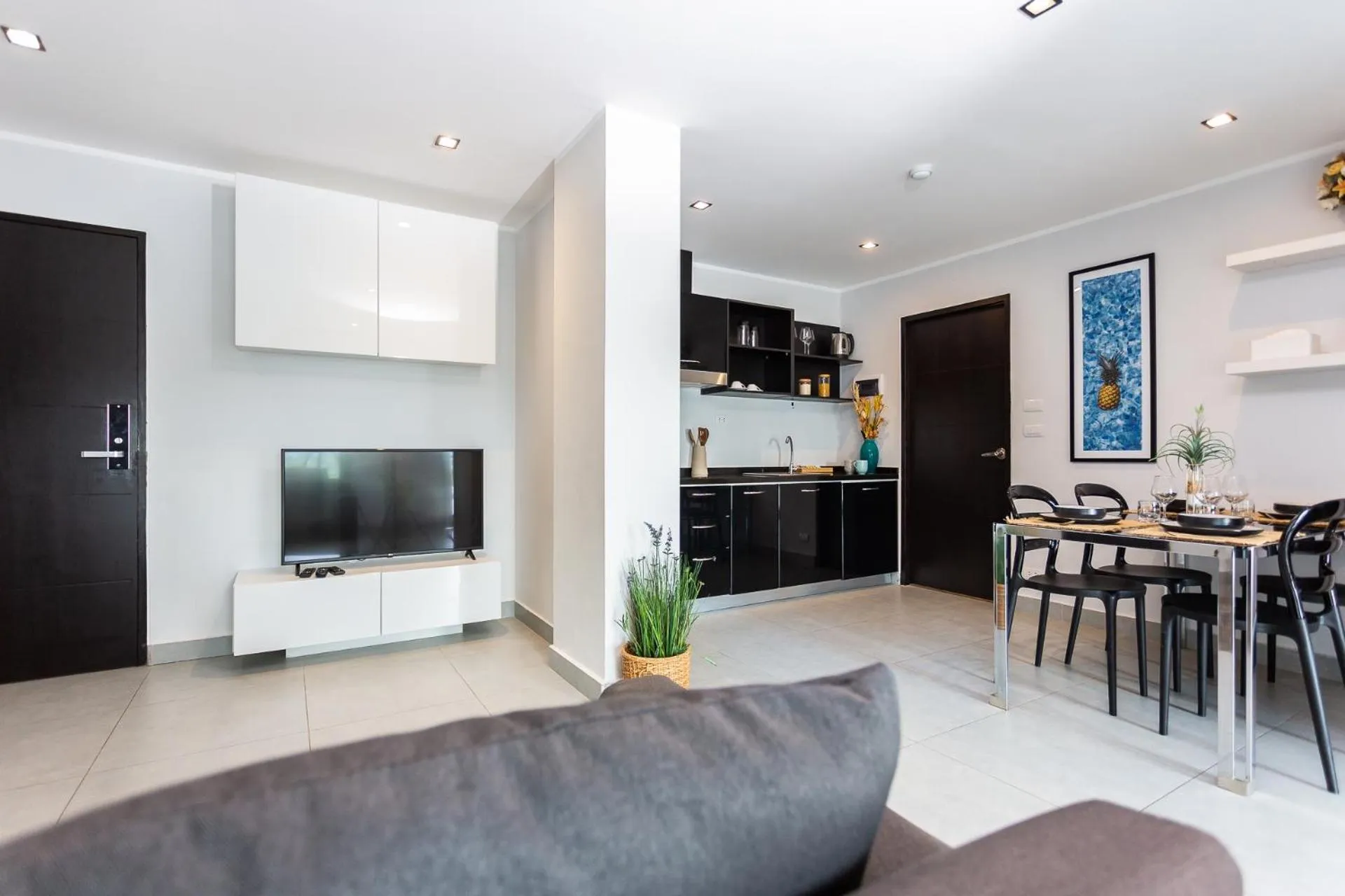 TV and multimedia in NOON Village Tower 1