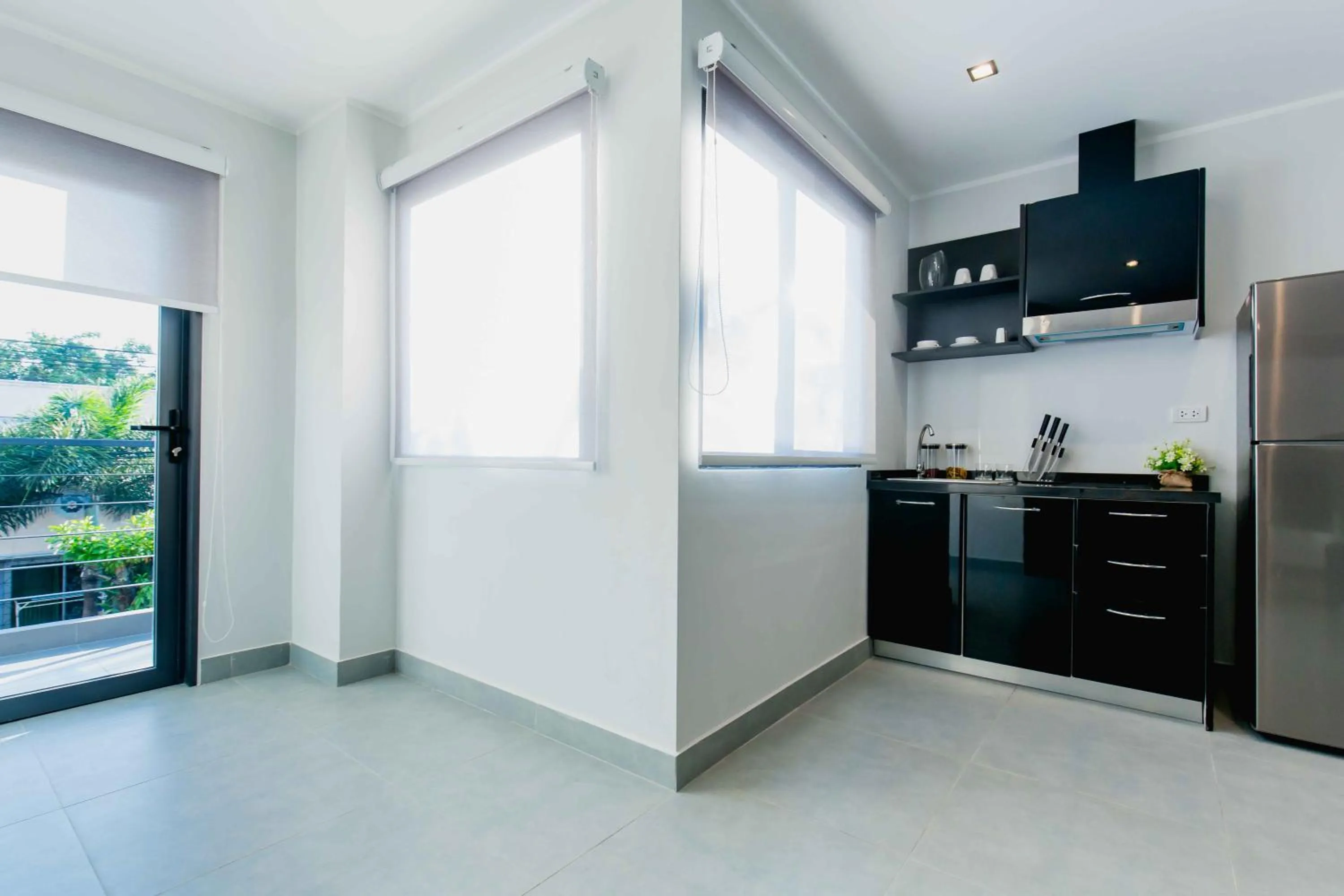 Kitchen or kitchenette in NOON Village Tower 1