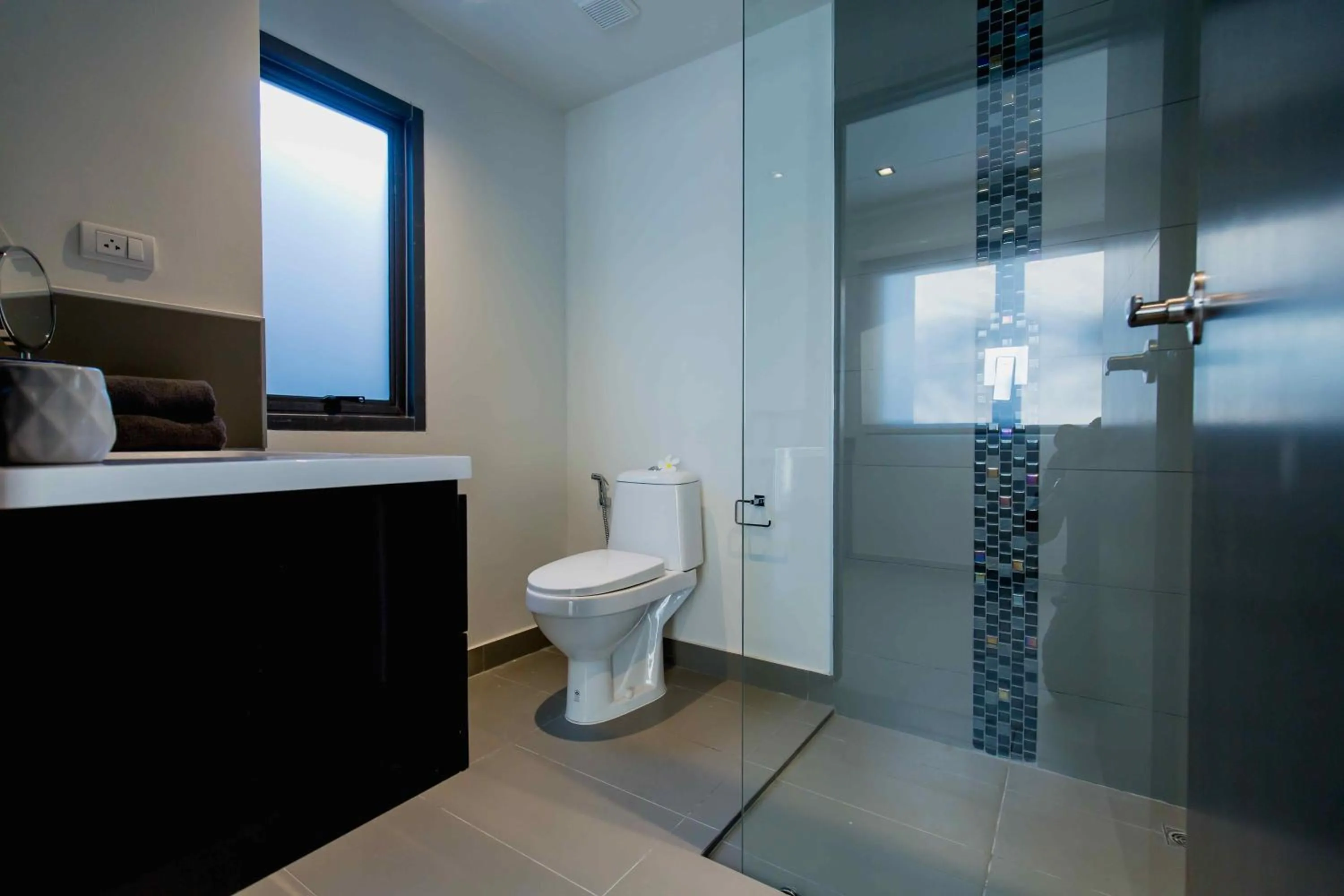 Shower in NOON Village Tower 1