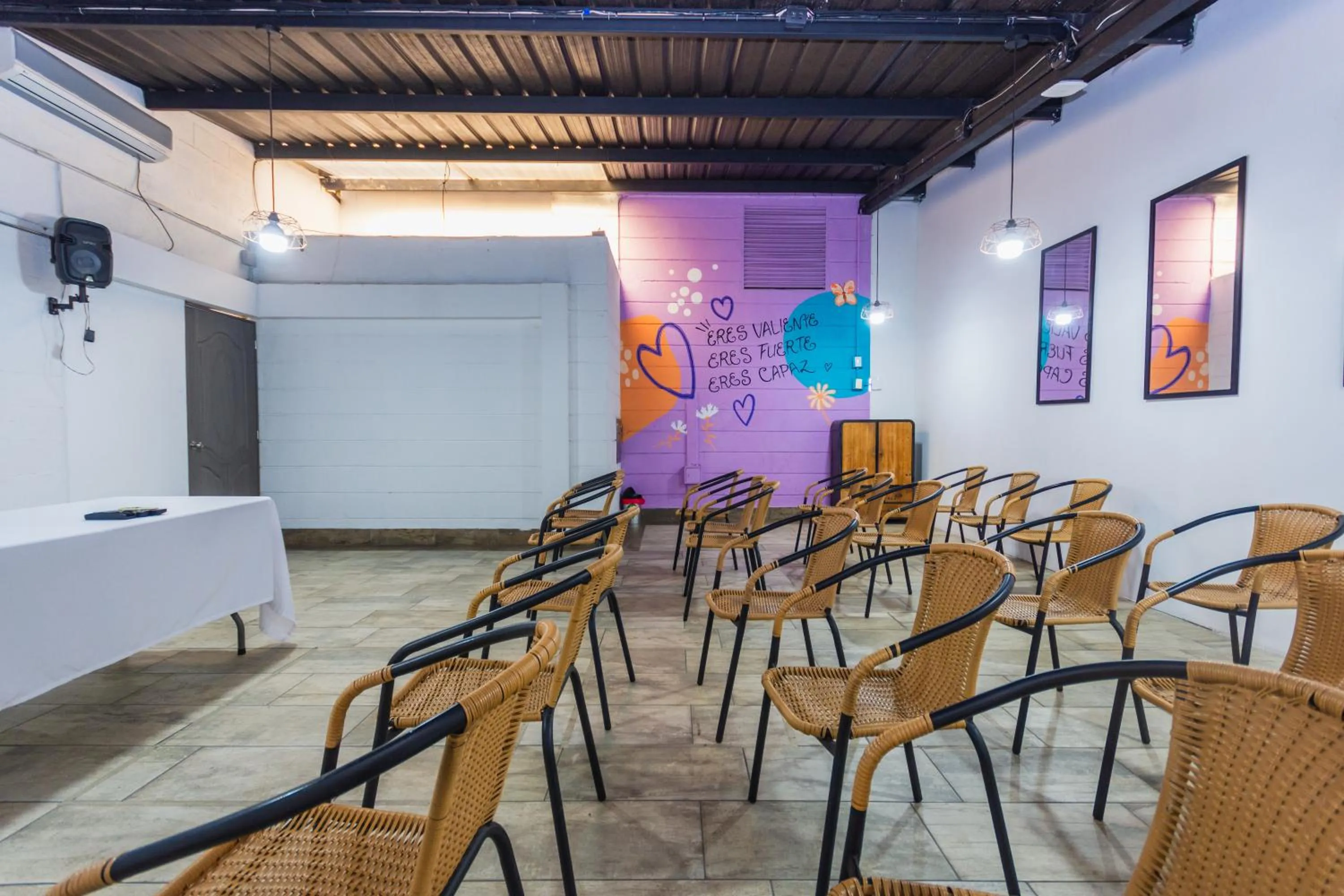 Communal lounge/ TV room in Hotel Perlatto