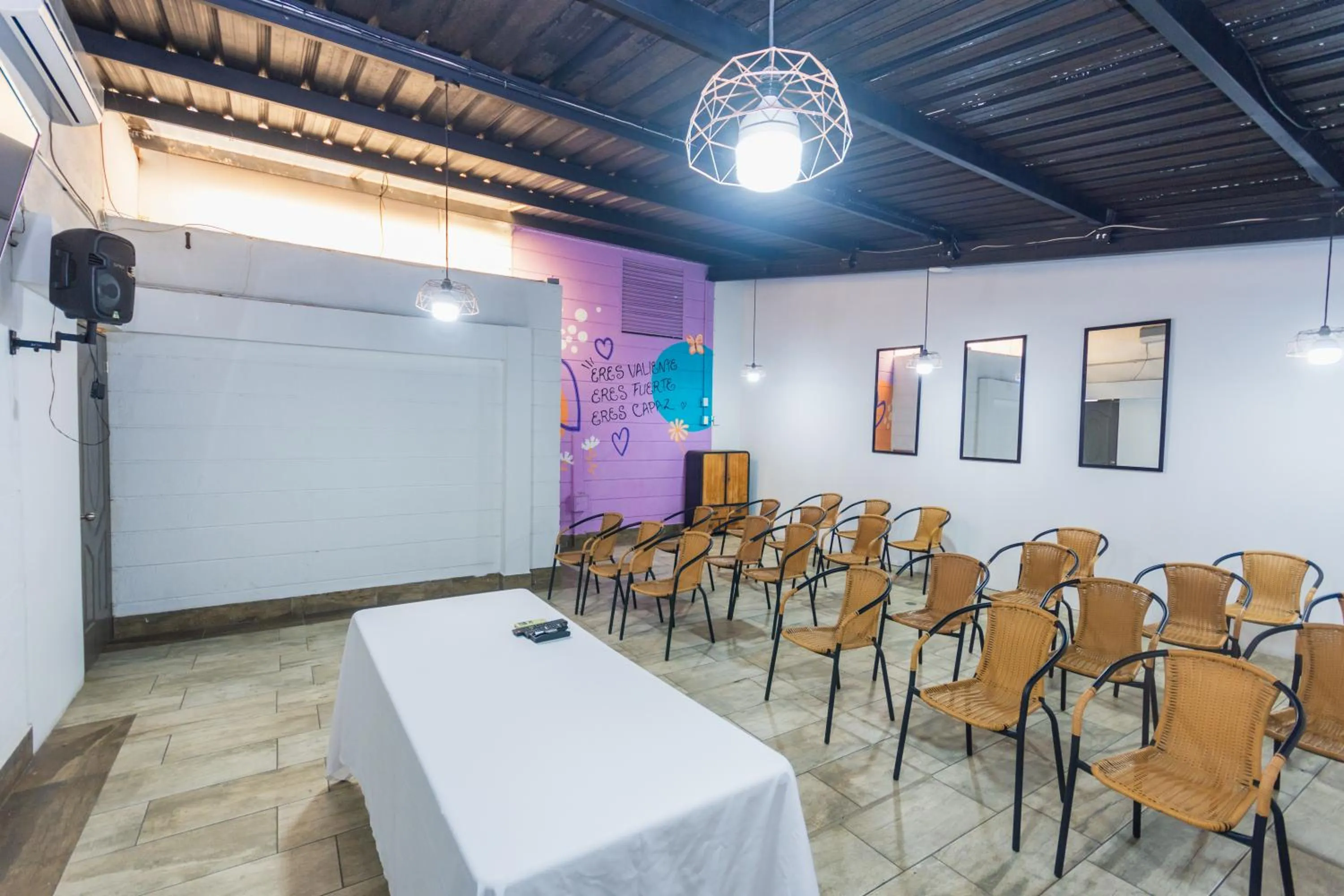 Communal lounge/ TV room in Hotel Perlatto