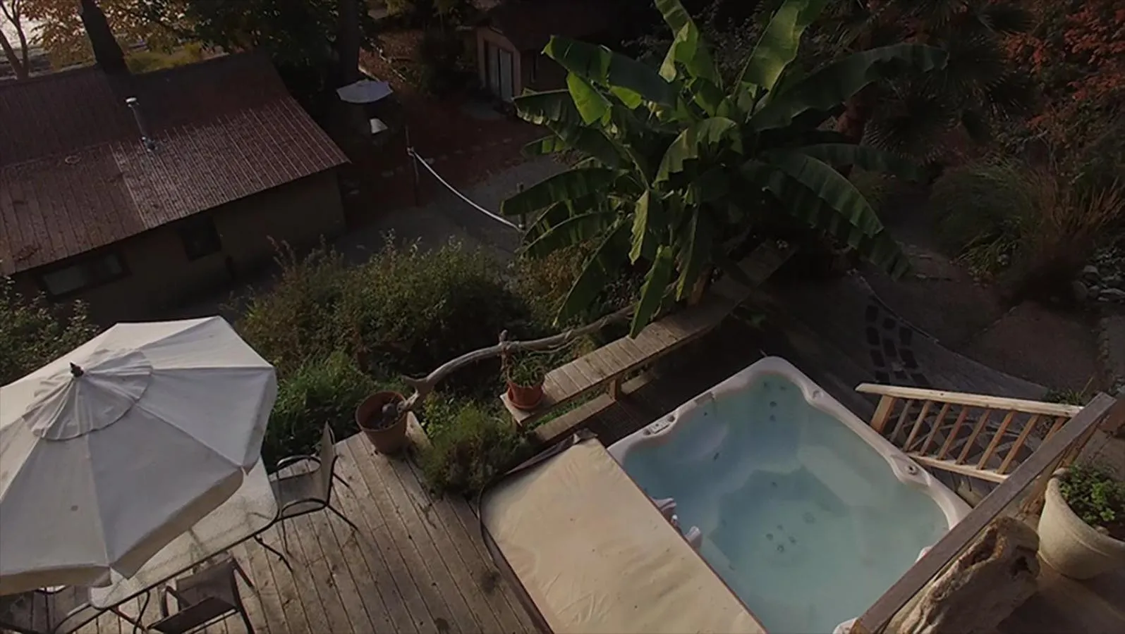 Halfmoon Haven Beach Cottage or Oceanview Suite