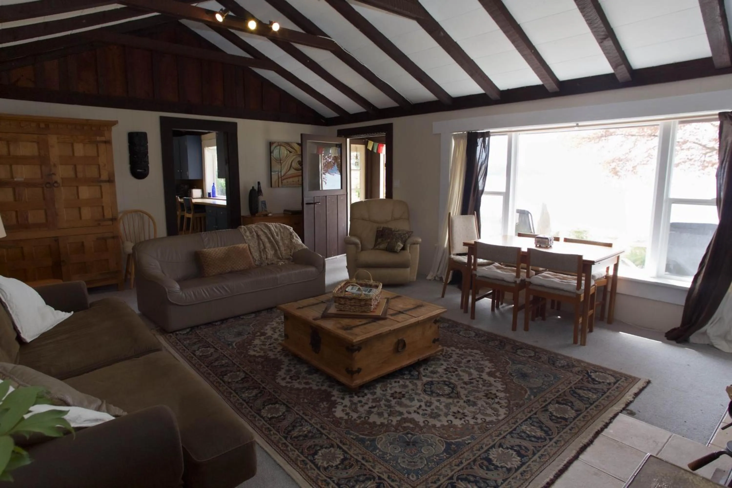 Halfmoon Haven Beach Cottage or Oceanview Suite