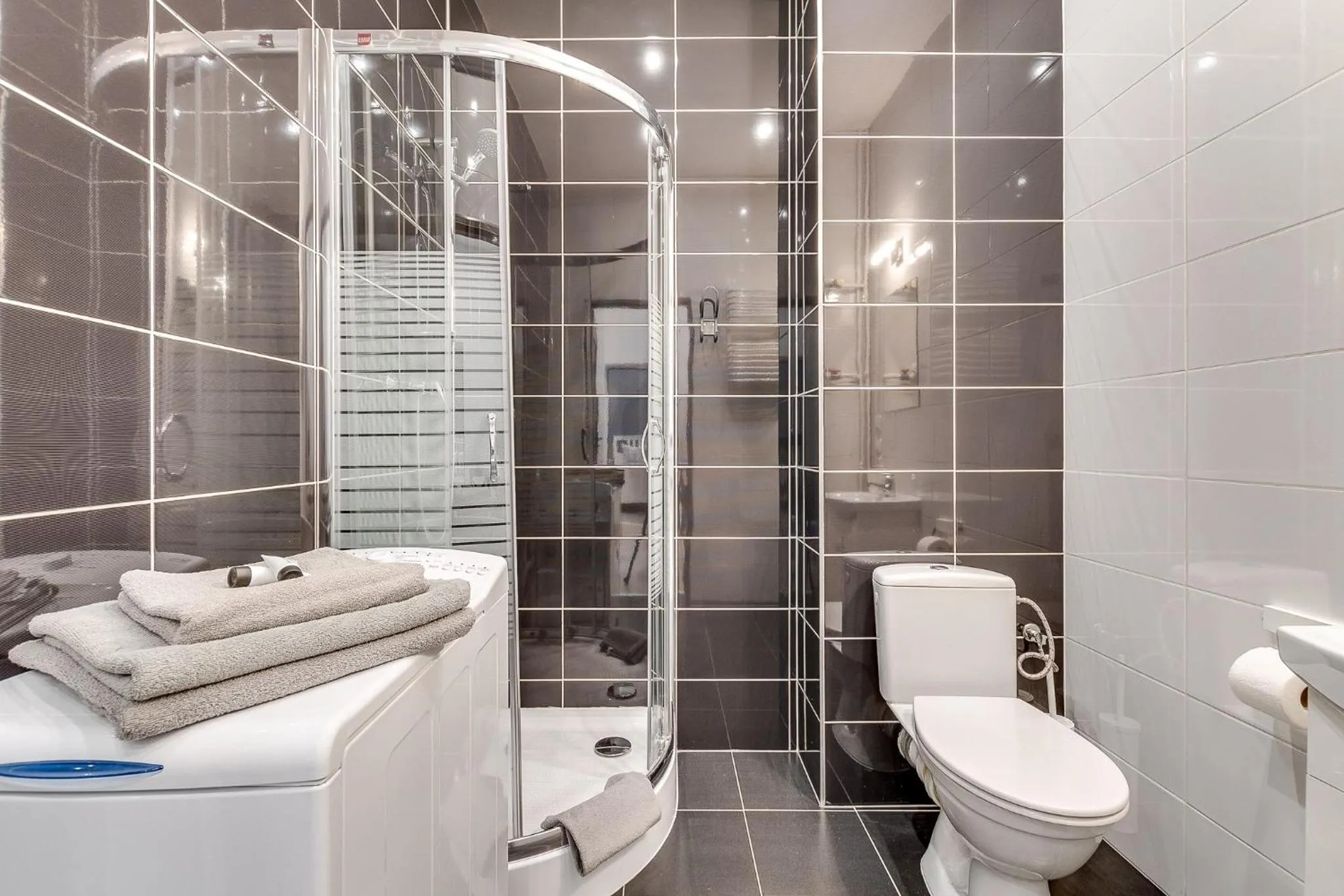 Shower in KATO Apartamenty Centrum