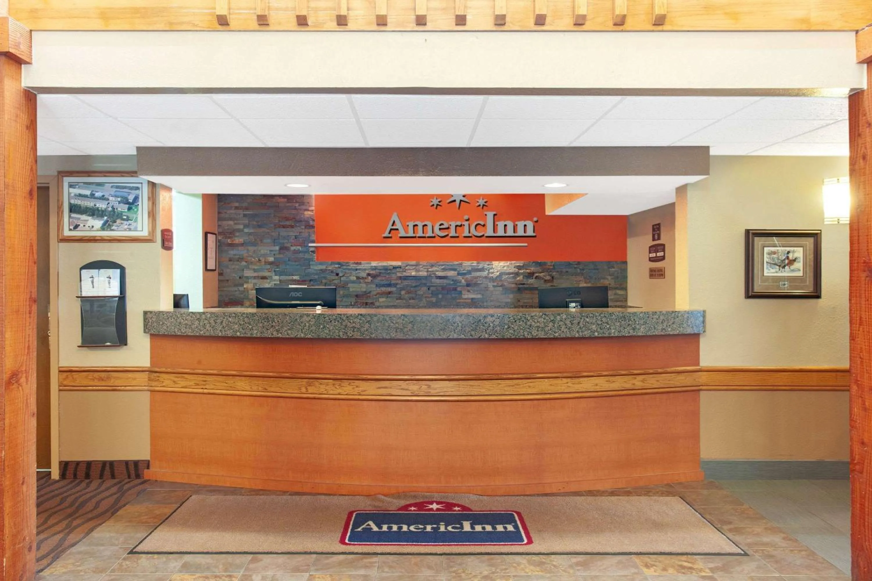 Lobby or reception in AmericInn by Wyndham Ham Lake
