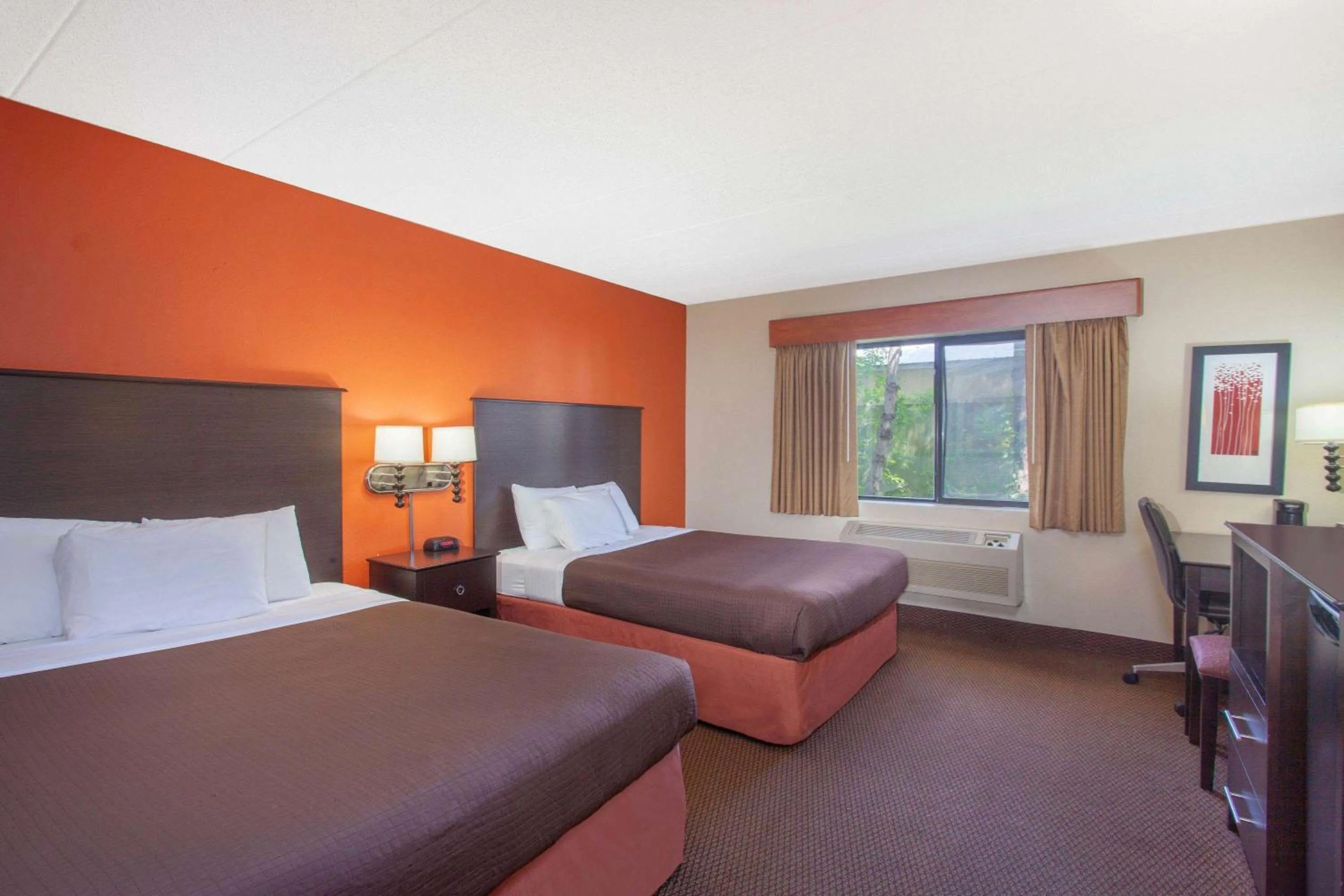 Photo of the whole room, Bed in AmericInn by Wyndham Ham Lake