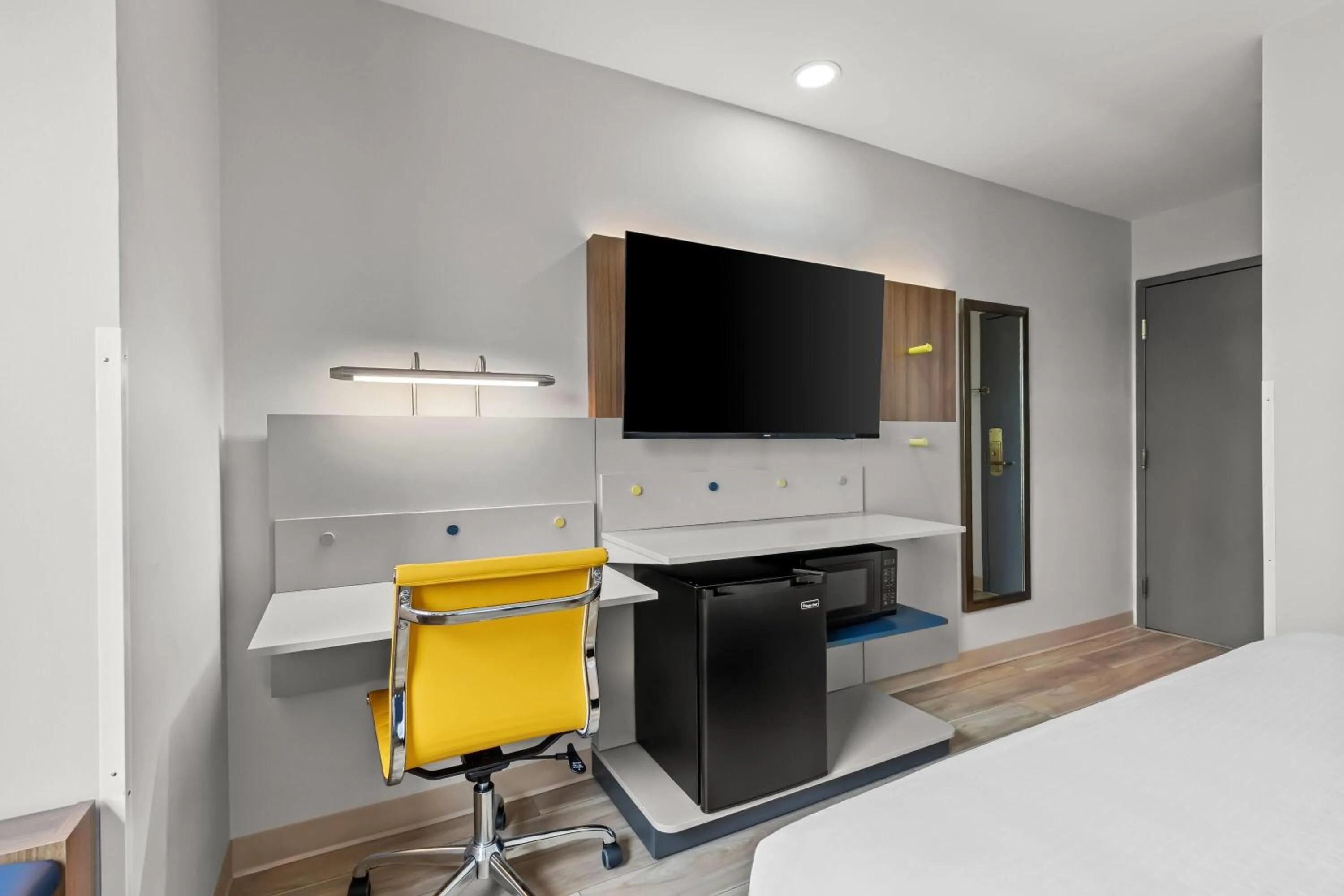 Bed in Microtel Inn & Suites by Wyndham Norcross