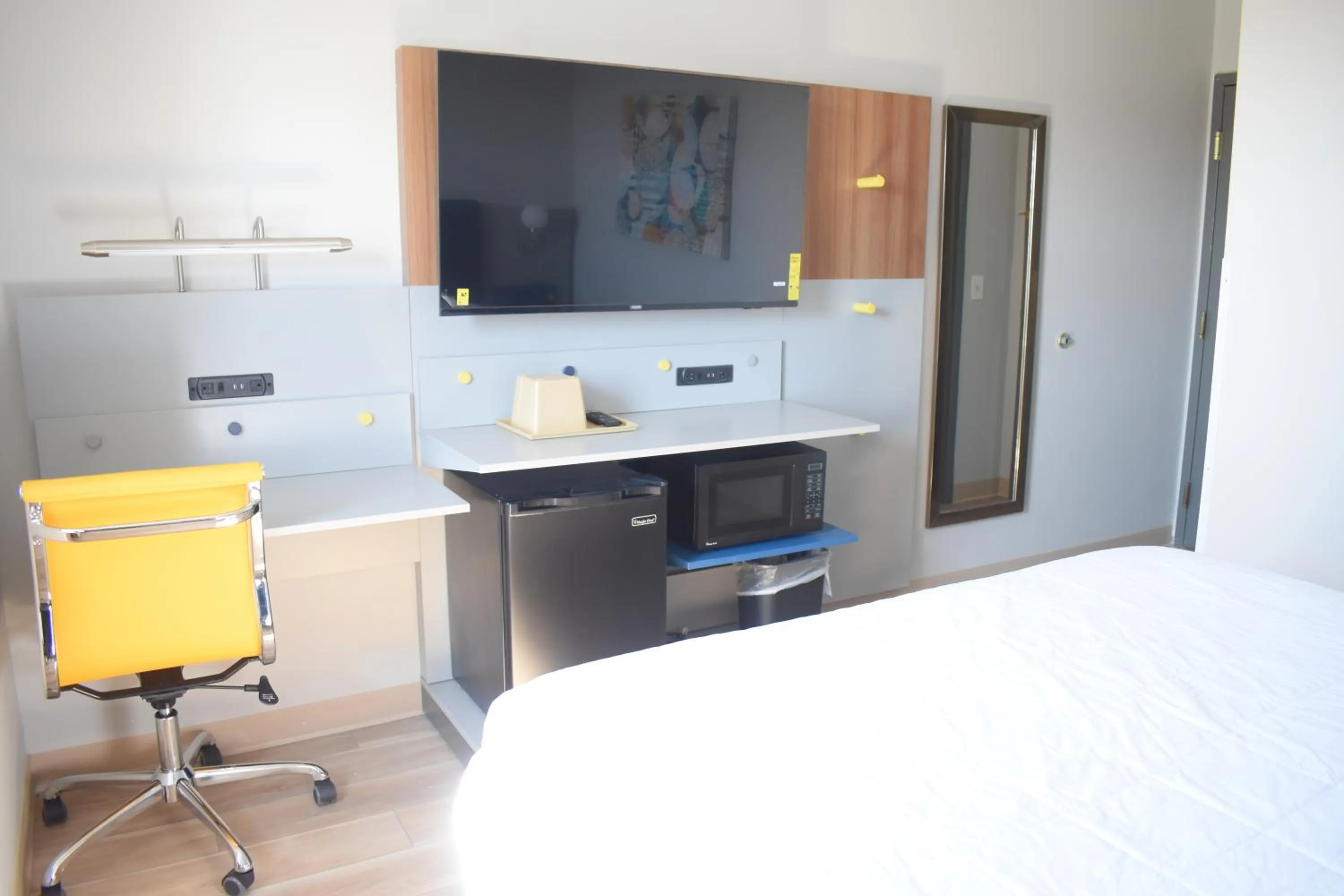 TV and multimedia, Bed in Microtel Inn & Suites by Wyndham Norcross