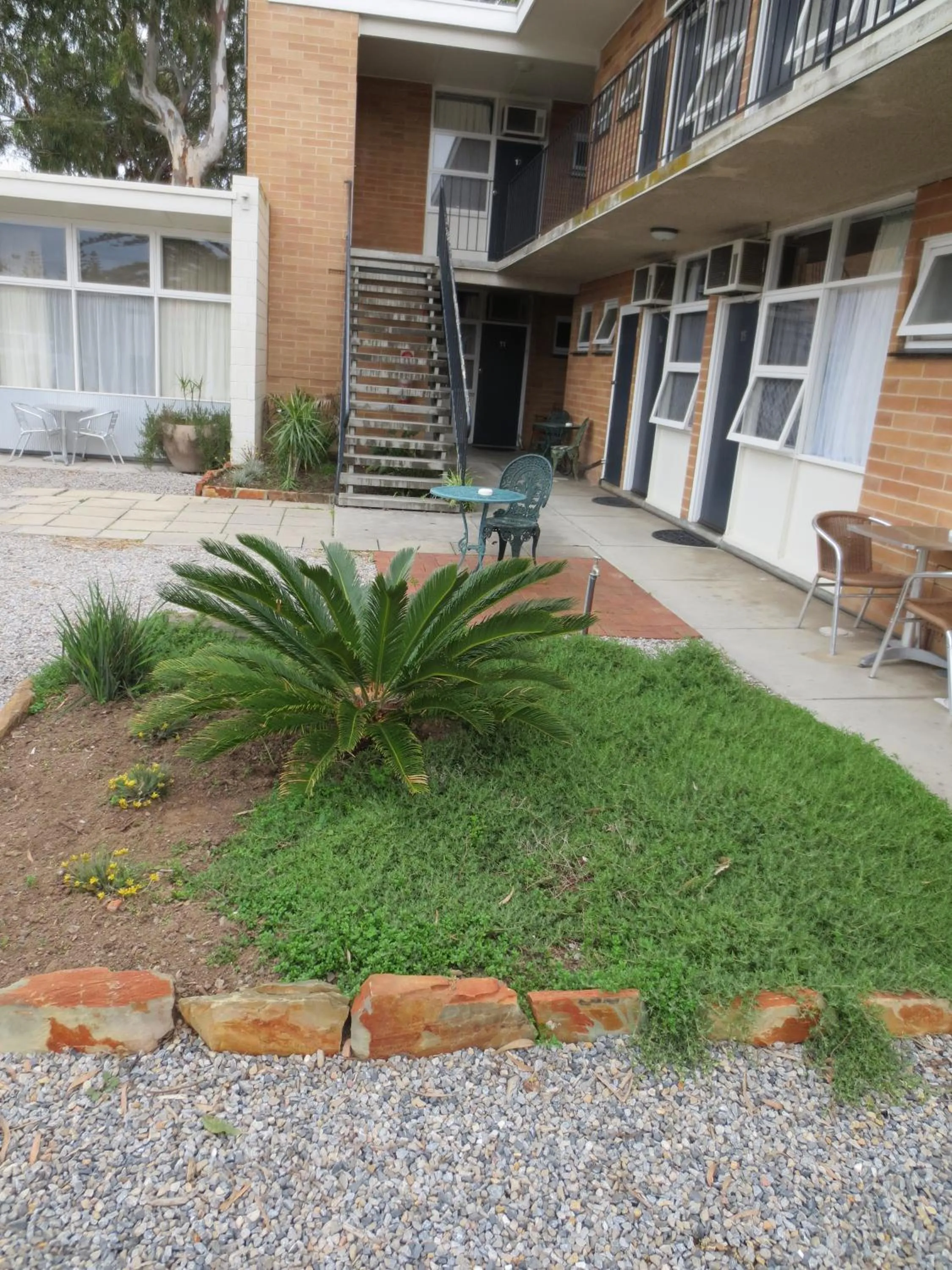 Garden in Norfolk Motor Inn