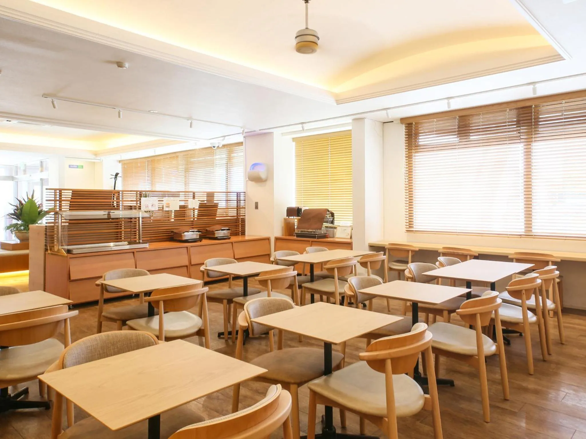 Restaurant/places to eat in Ishigakijima Hotel Cucule