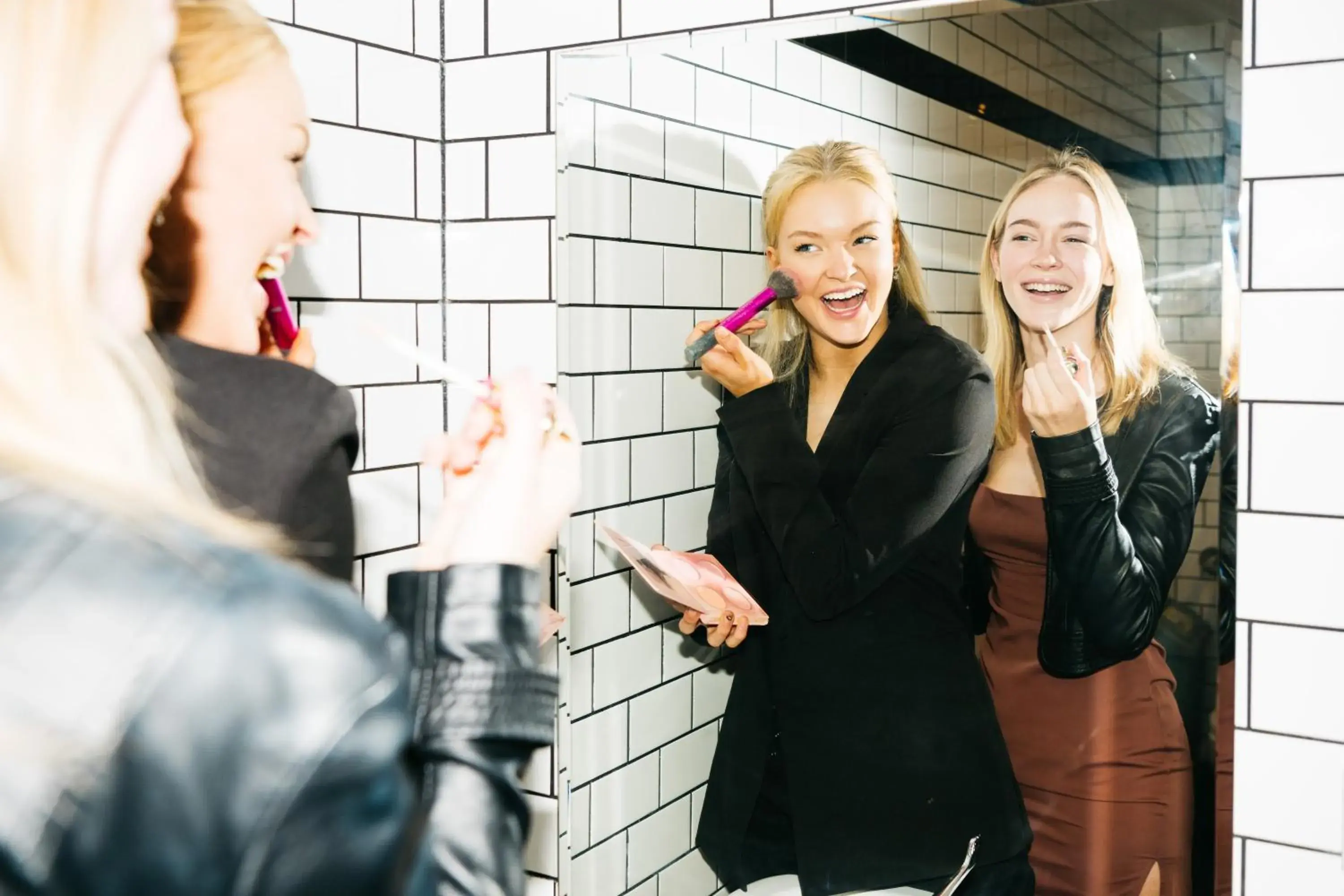 Double or Twin Room with Shared Bathroom in Little Drifter Canberra Double or Twin Room with Shared Bathroom in Little Drifter Canberra