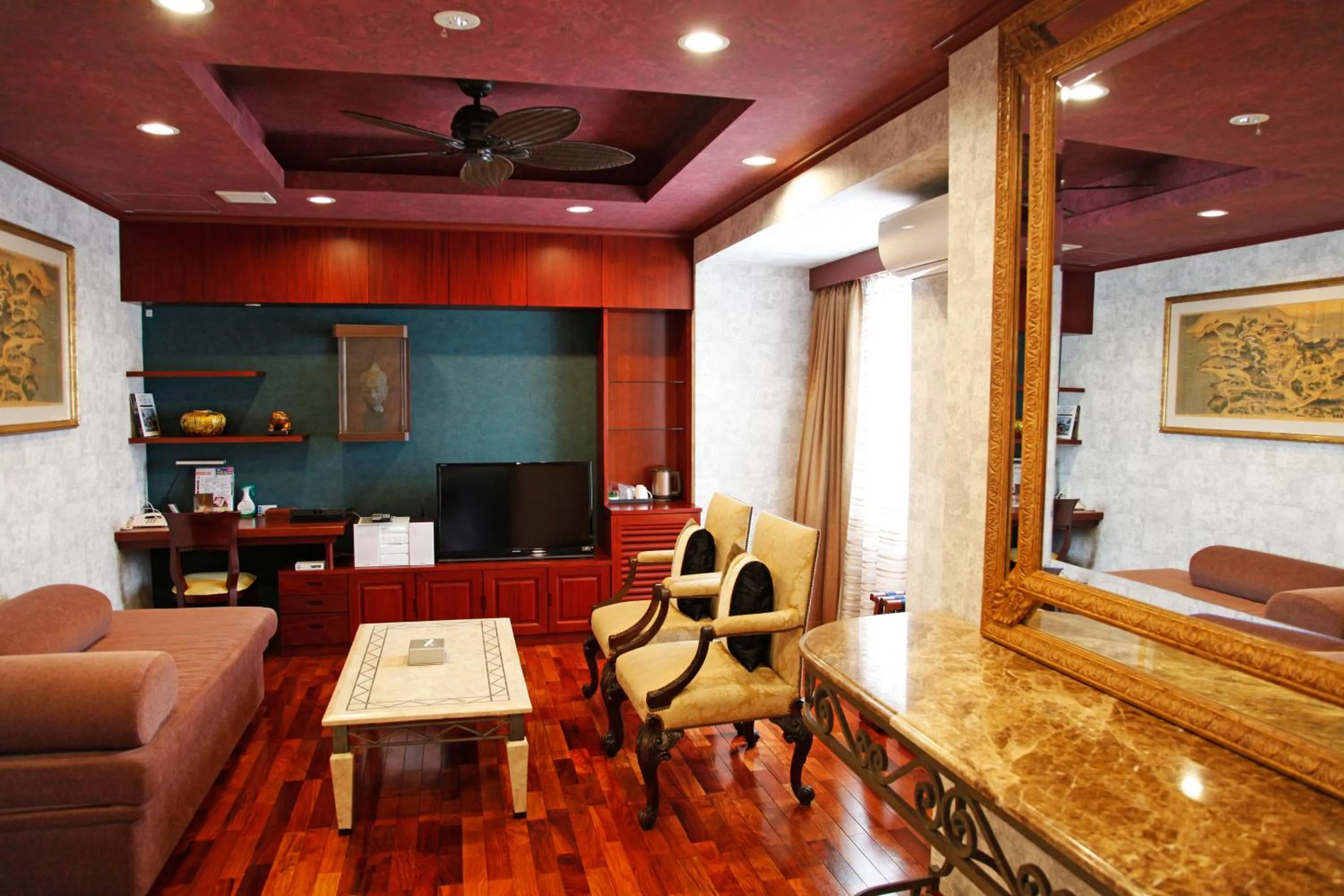 Living room in Hotel Palm Royal Resort Kokusai Street