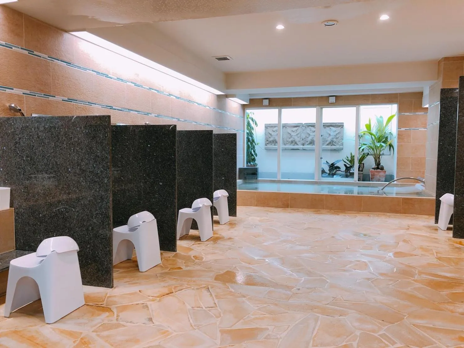 Hot Tub in Hotel Palm Royal Resort Kokusai Street